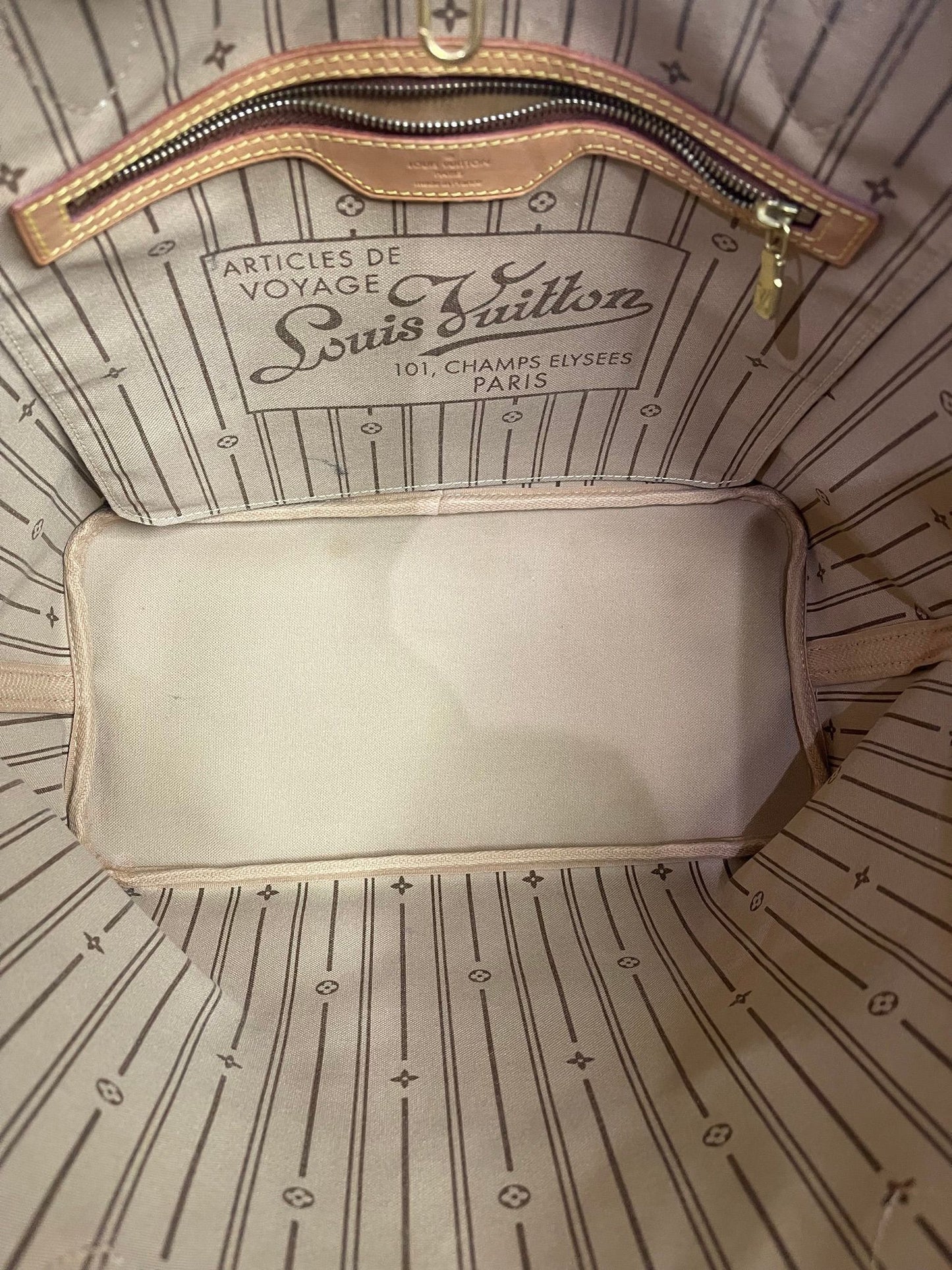 70. Louis Vuitton Monogram Neverfull MM