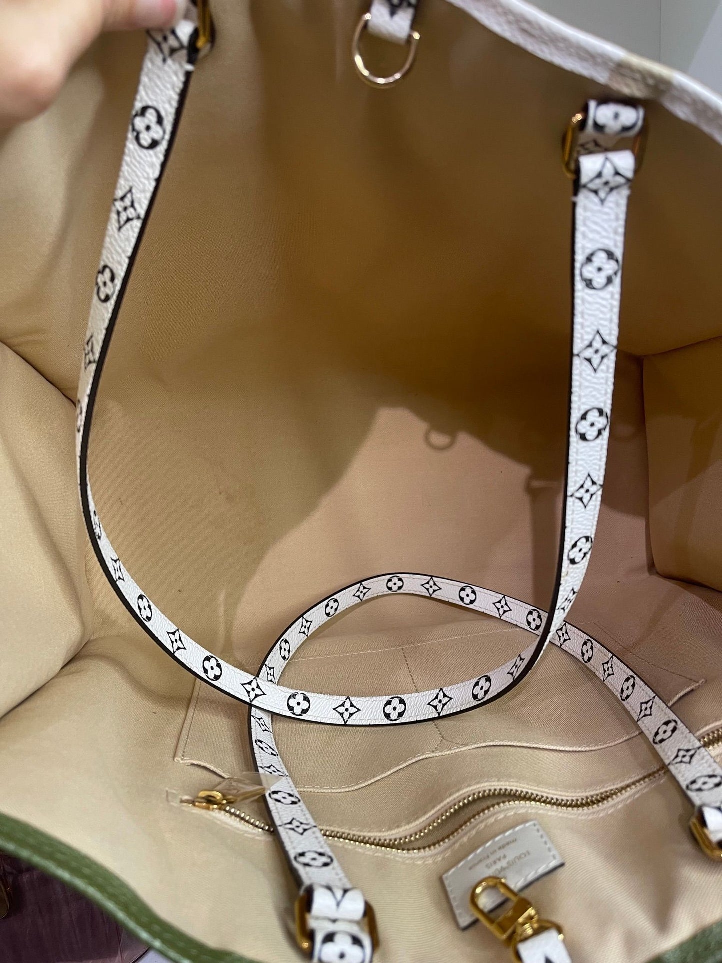 57. Louis Vuitton OnTheGo GM khaki & Green Tote