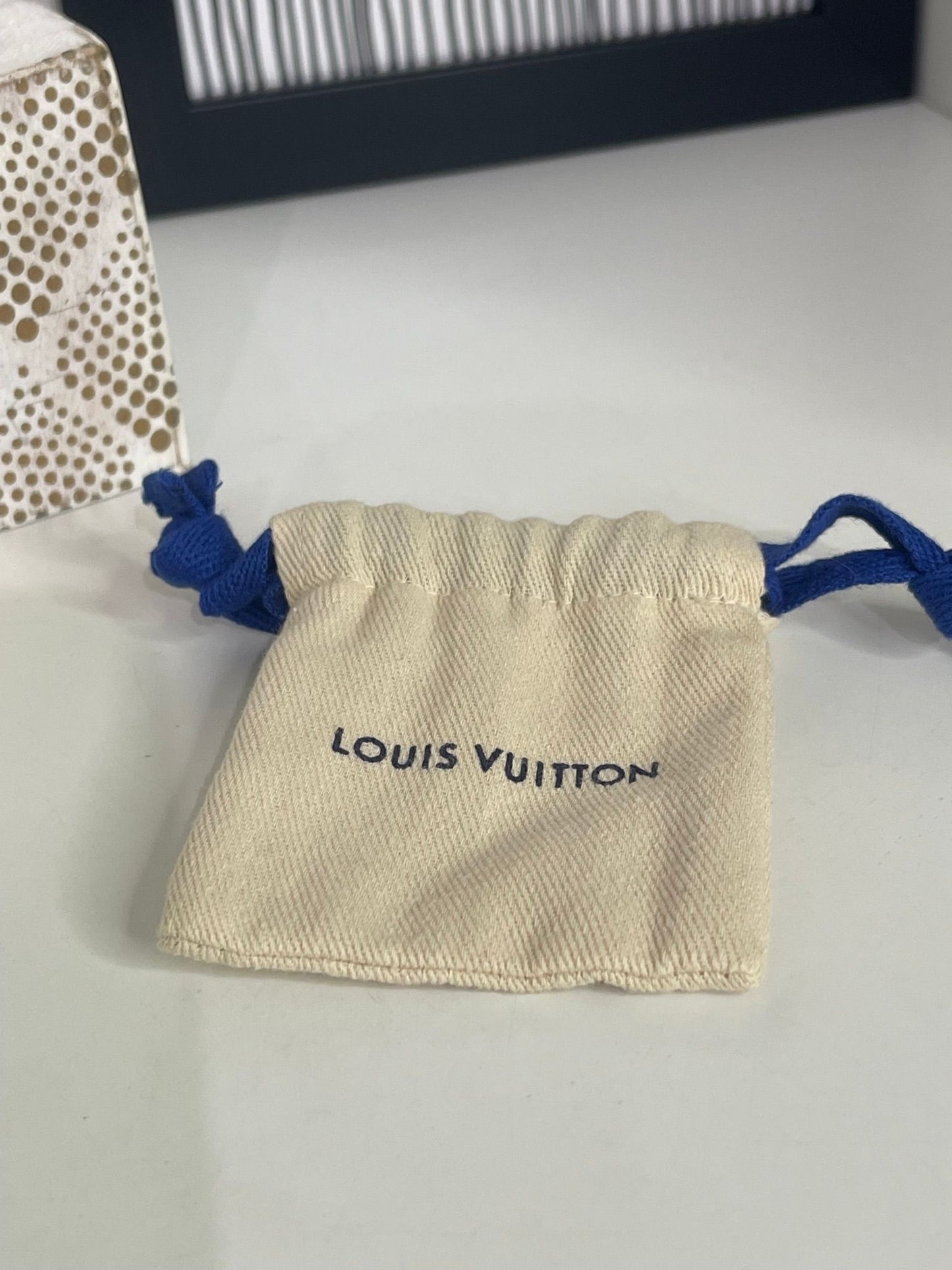 17. Louis Vuitton Love Affair Double Finger Ring