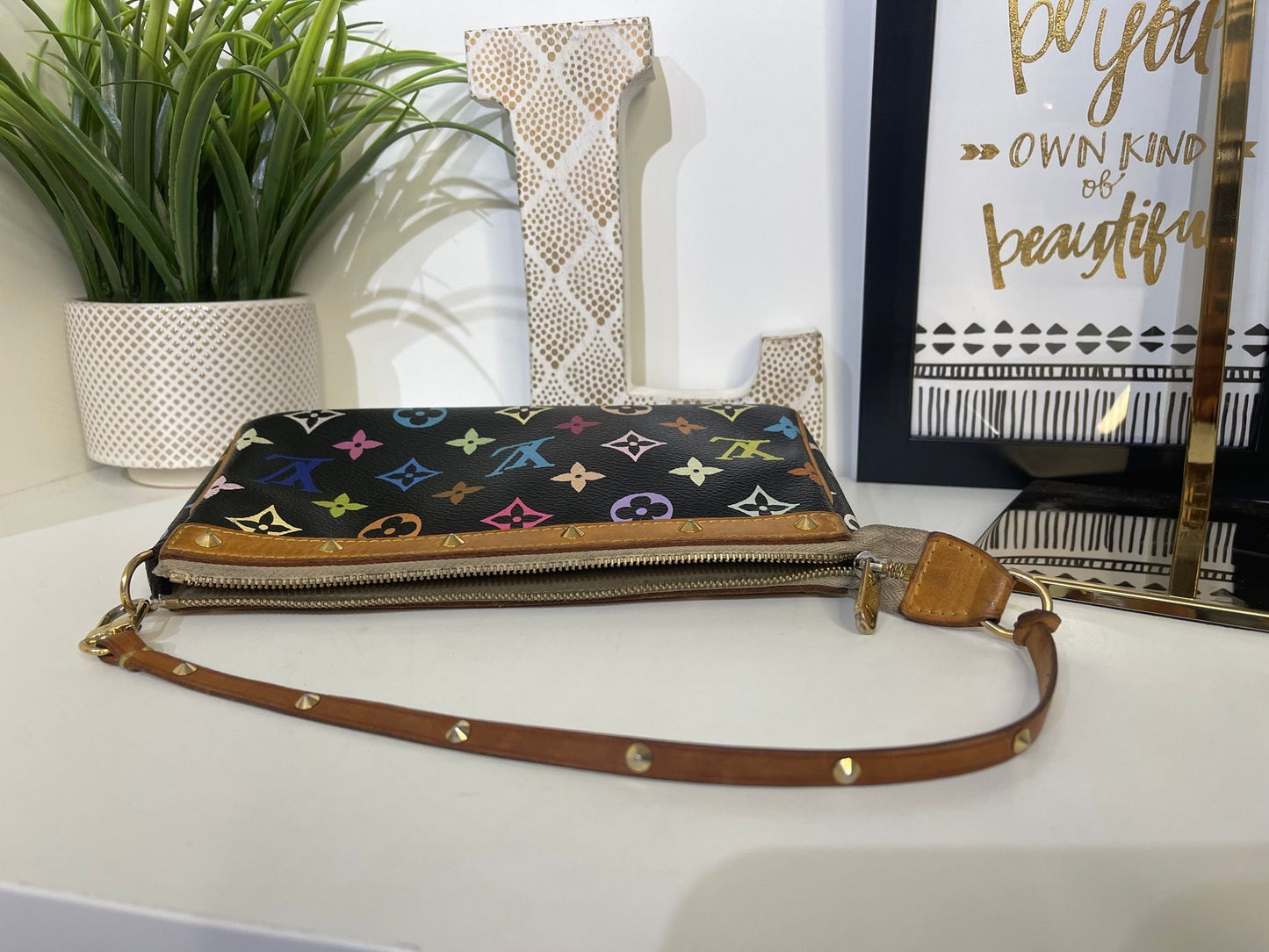 128. Louis Vuitton Black Multicokor Takashi Murakami Pouchette