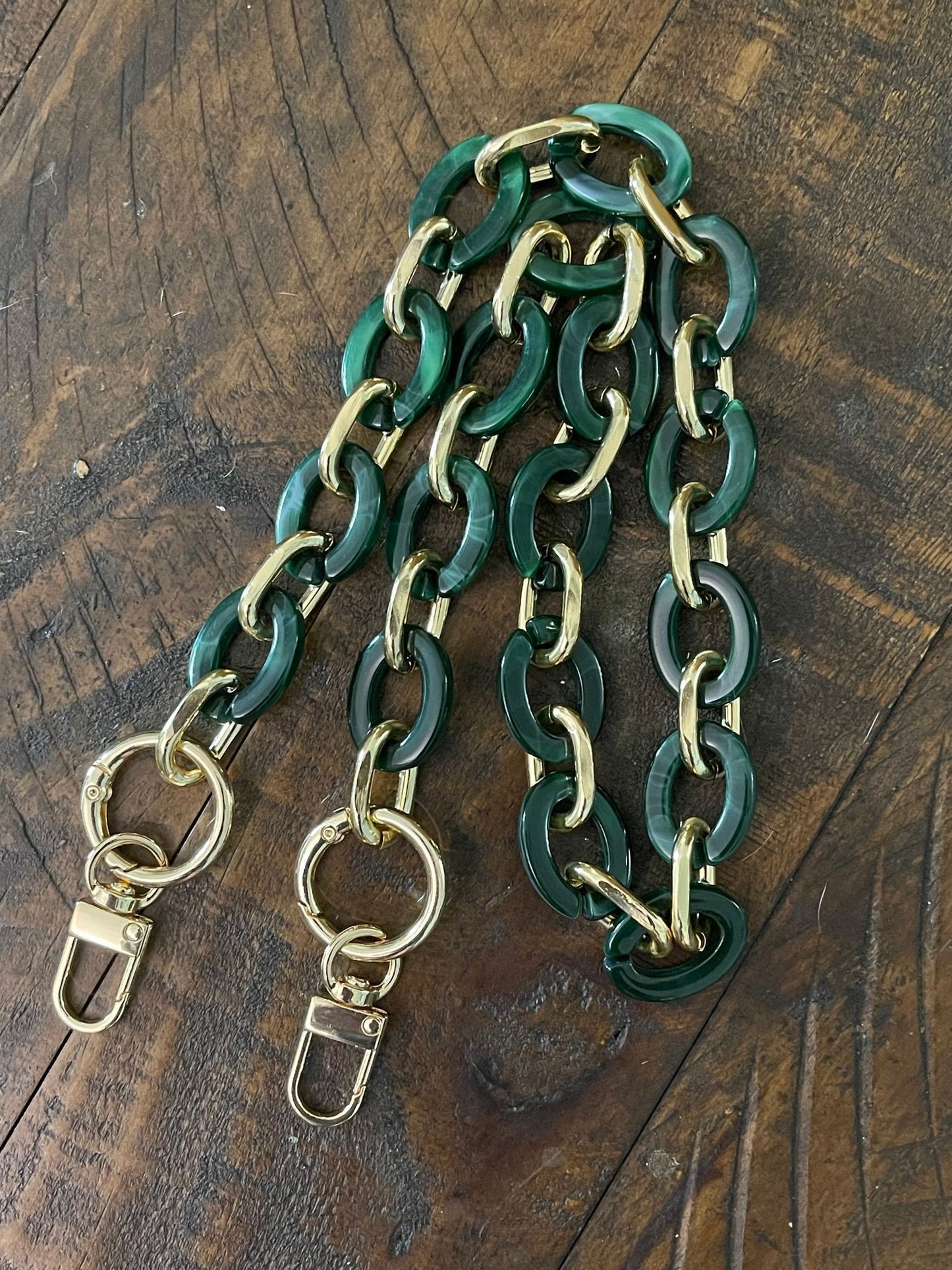 Pouchette Green Resin Shoulder Strap 25”