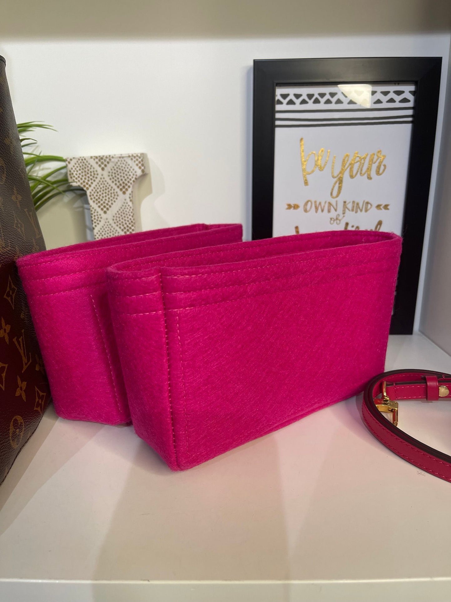 81. Louis Vuitton Monogram NeoNoe (Pink)