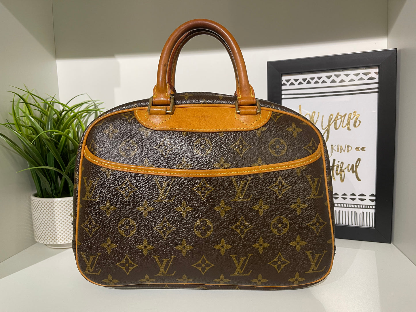 Louie Vuitton Monogram Trouville Includes COA