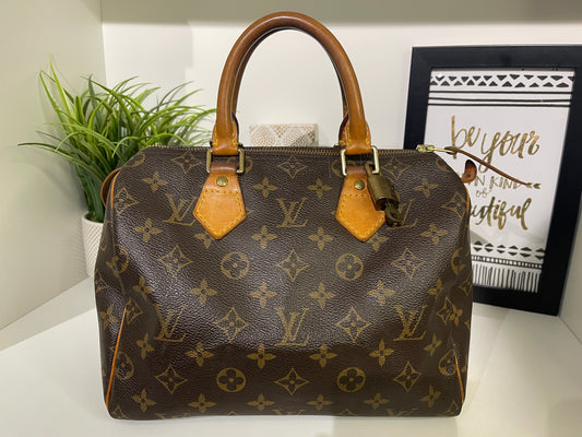 Louis Vuitton Monogram Speedy 25 Includes Lock and Key