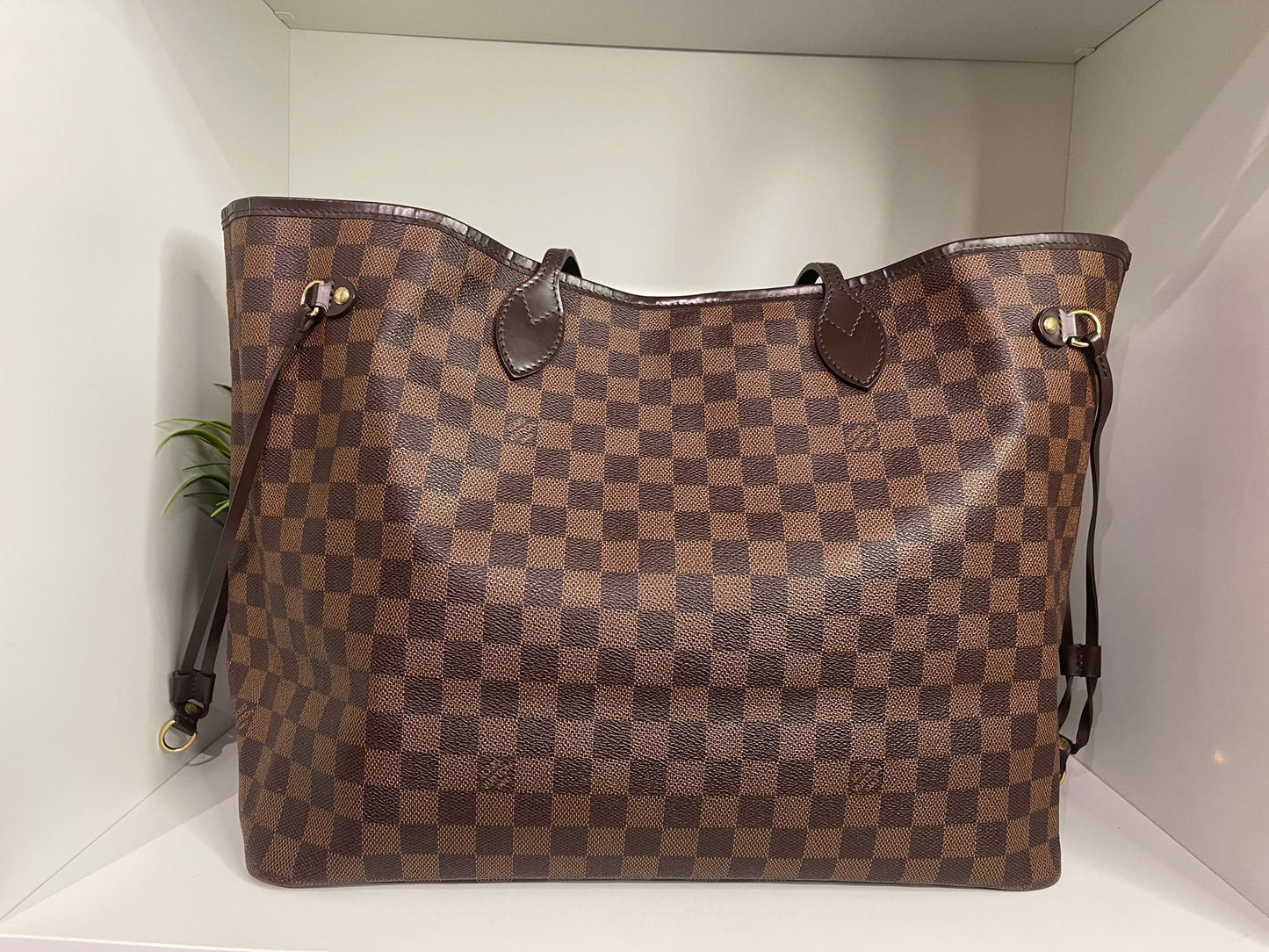 110. Louis Vuitton Damier Ebene Neverfull GM