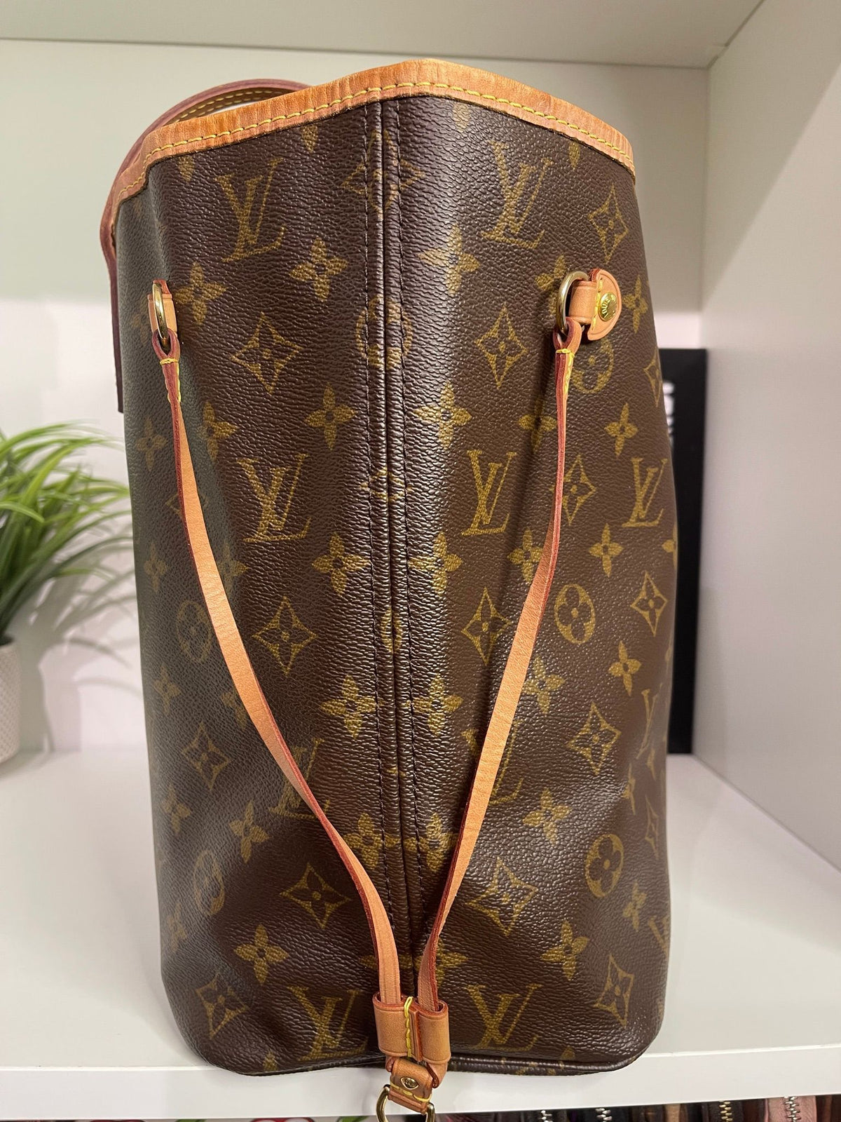 96. Louis Vuitton Monogram Neverfull MM w/ Pouch