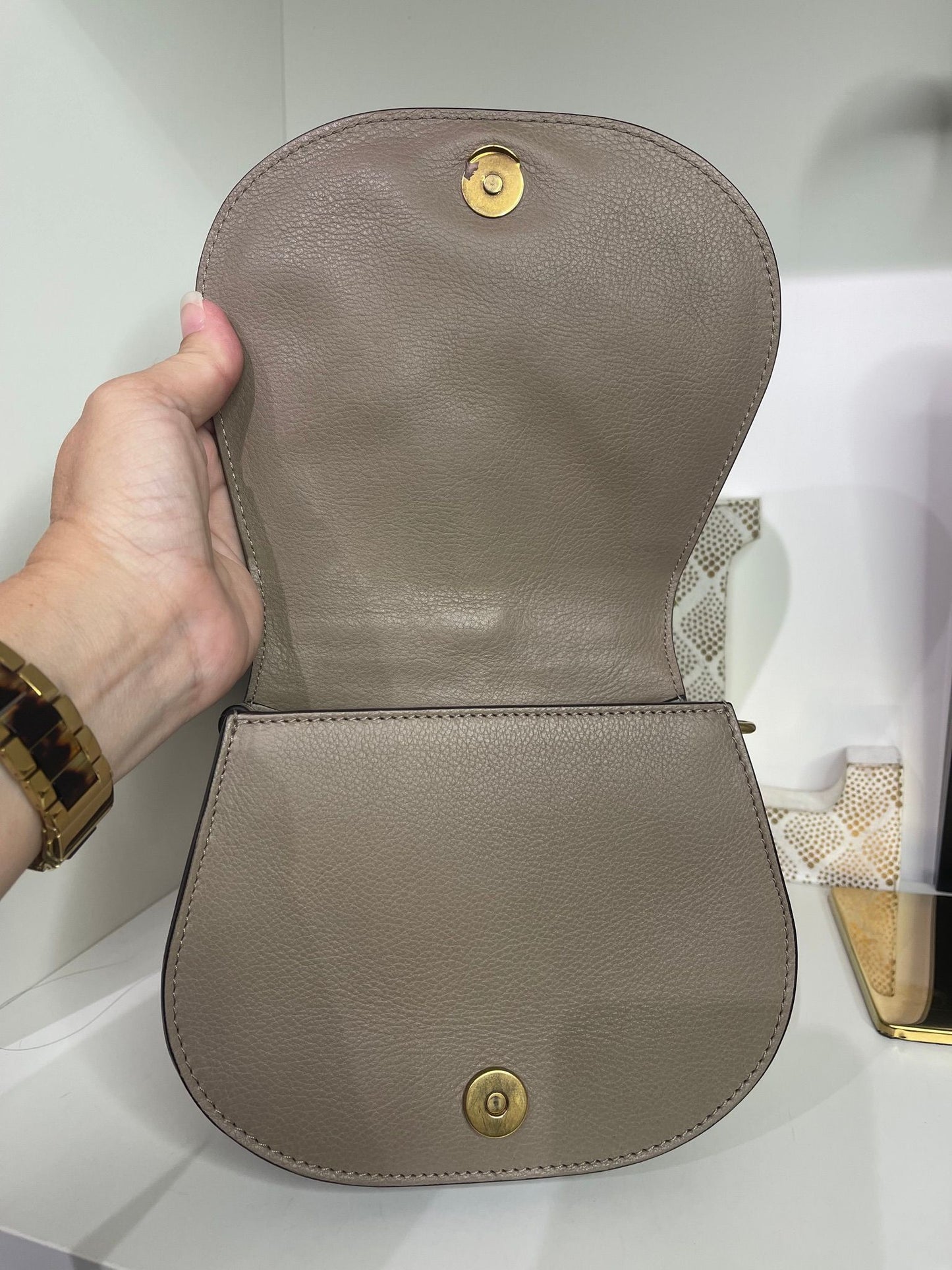 19. Chloe Nile Bracelet Bag 2 Way (Greige)