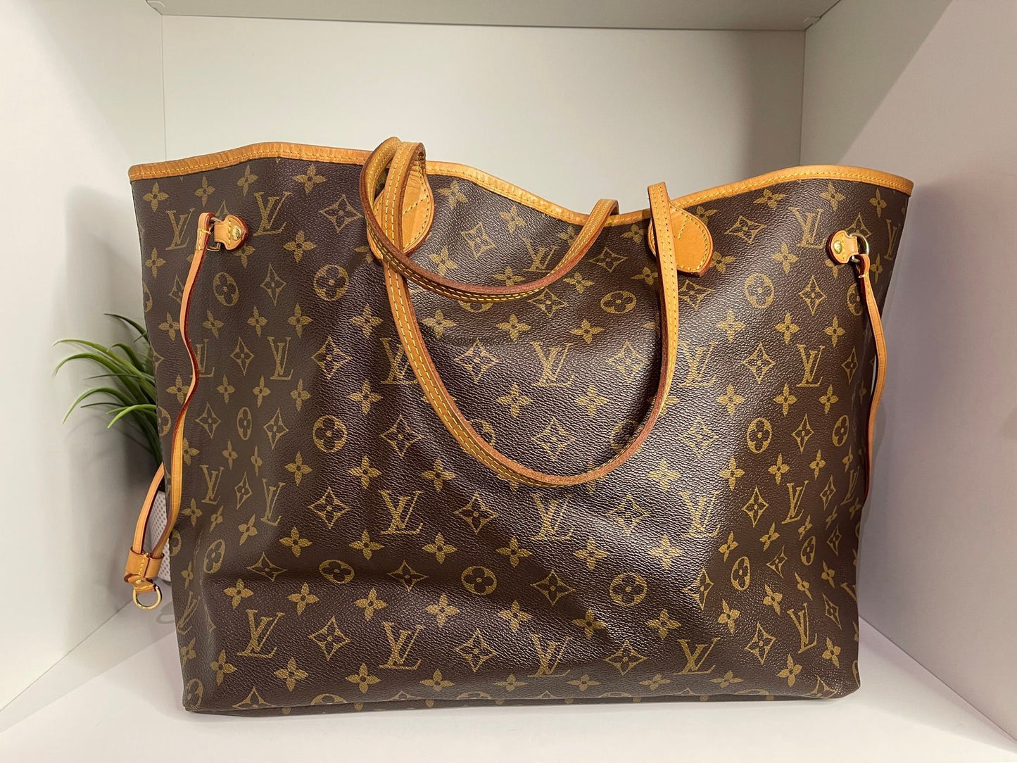 72. Louis Vuitton Monogram Neverfull GM