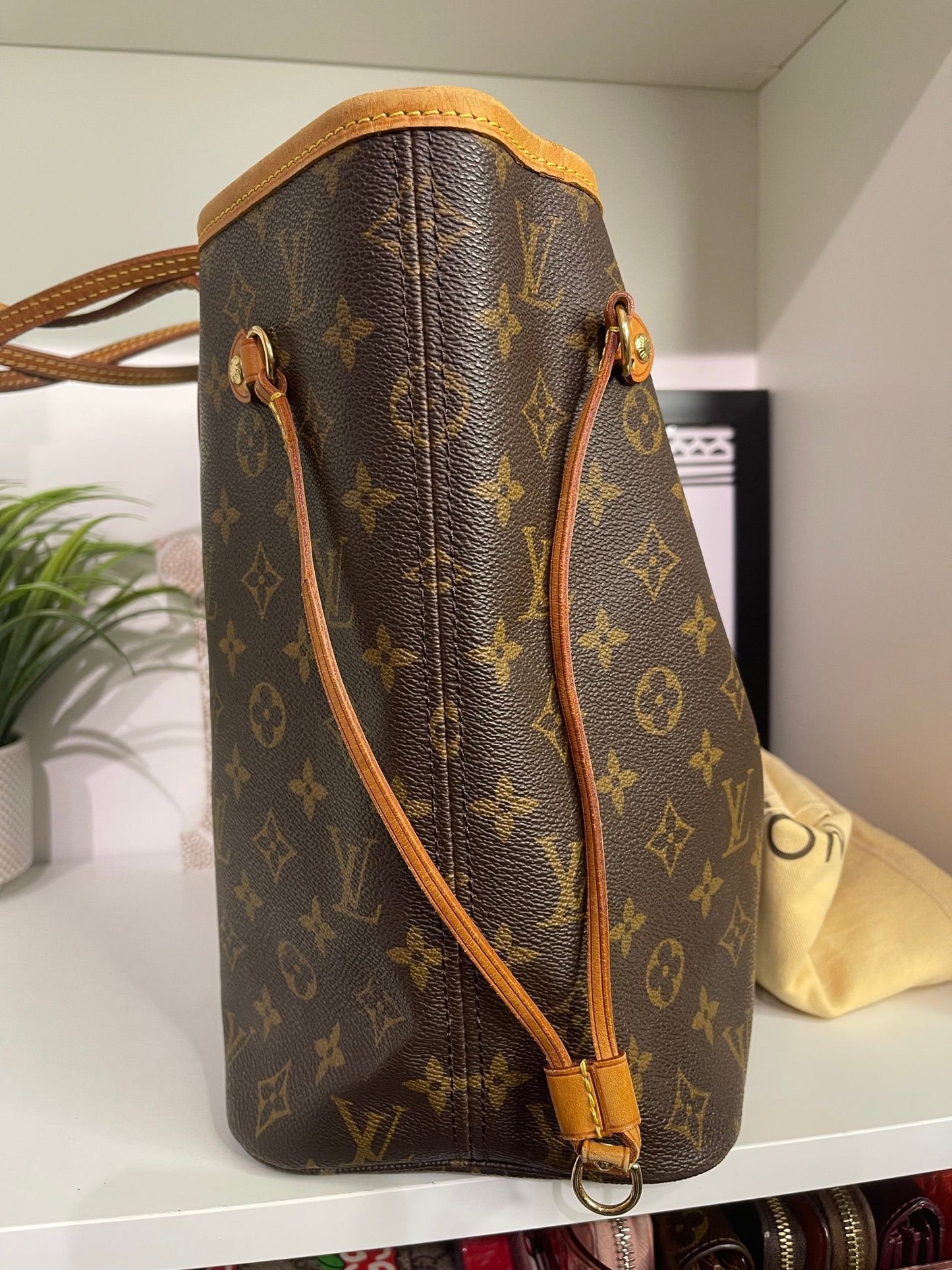 58. Louis Vuitton Monogram Neverfull MM