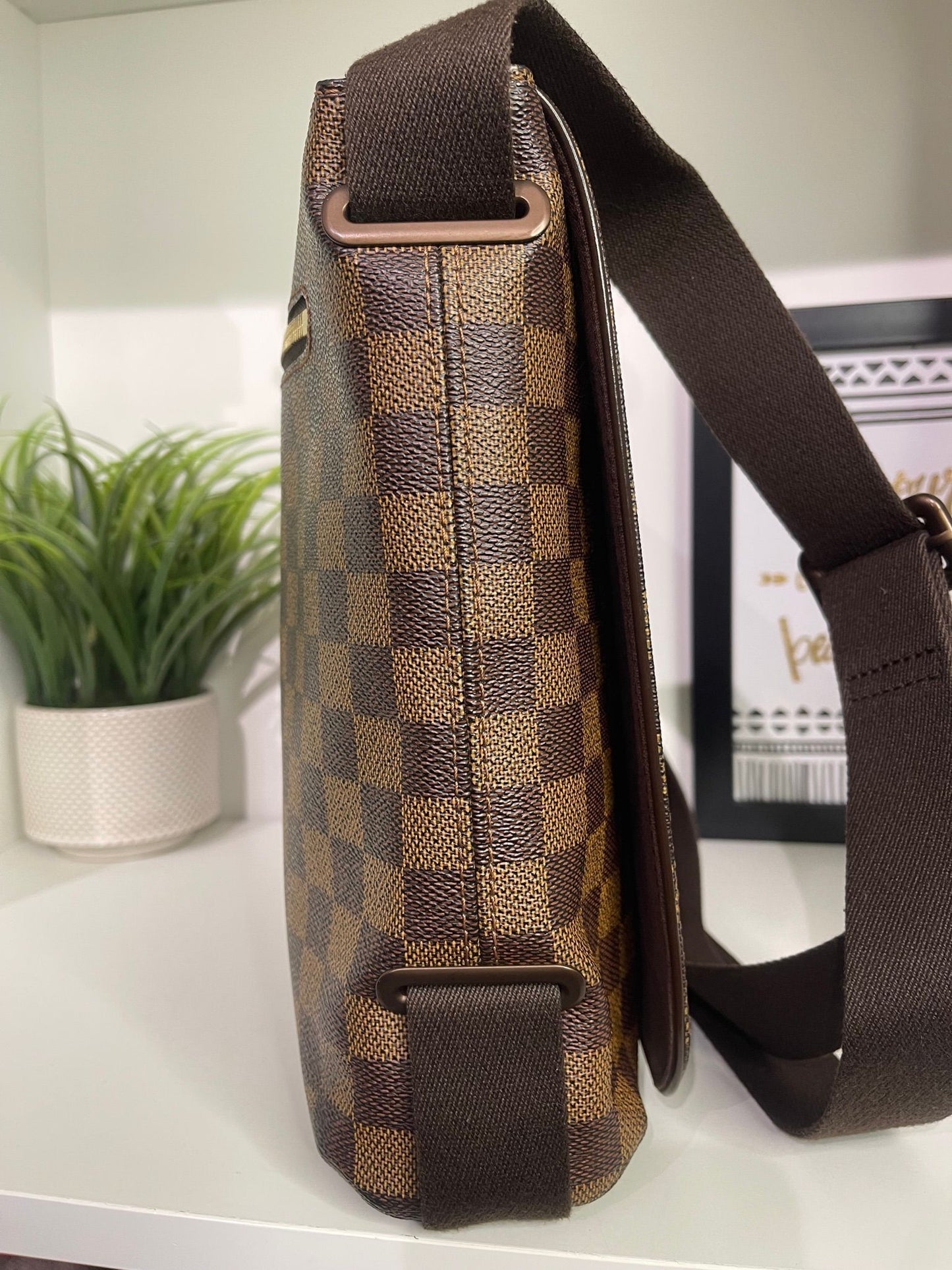 85. Louis Vuitton Damier Ebene Brooklyn MM