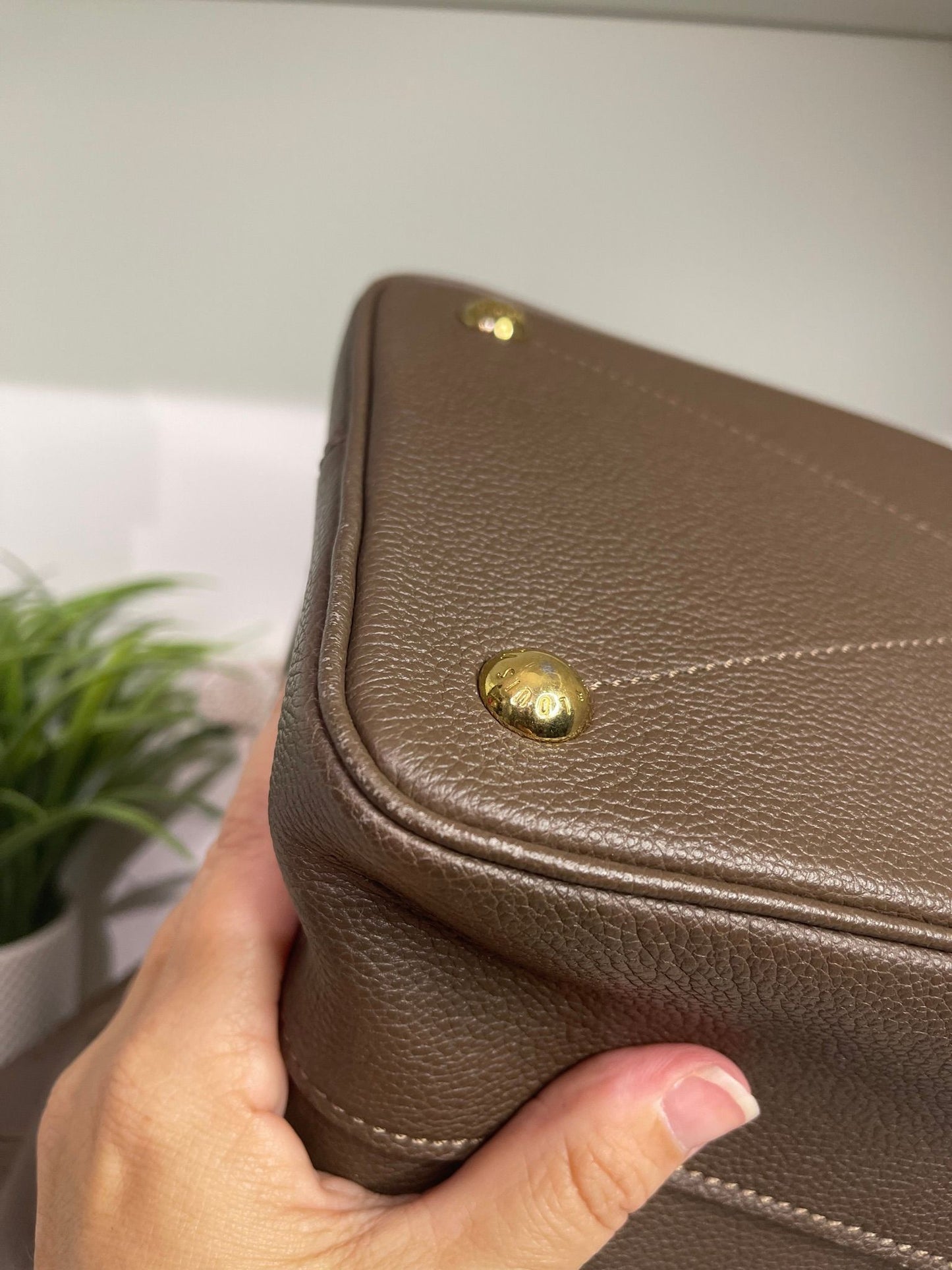 31. Louis Vuitton Mocha GM Citadine w/ Pouch