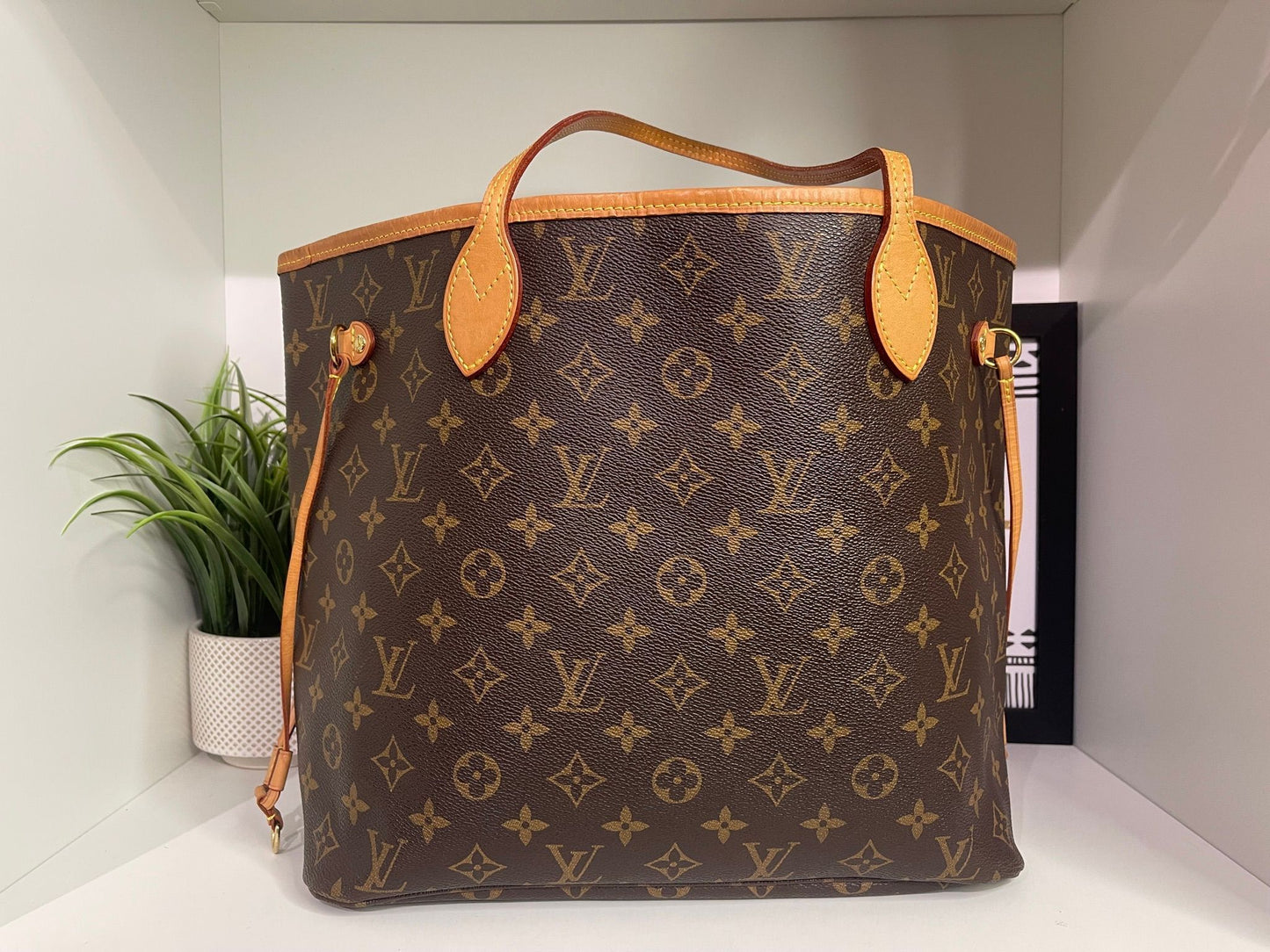 106. Louis Vuitton Monogram Neverfull MM w/ Pouch