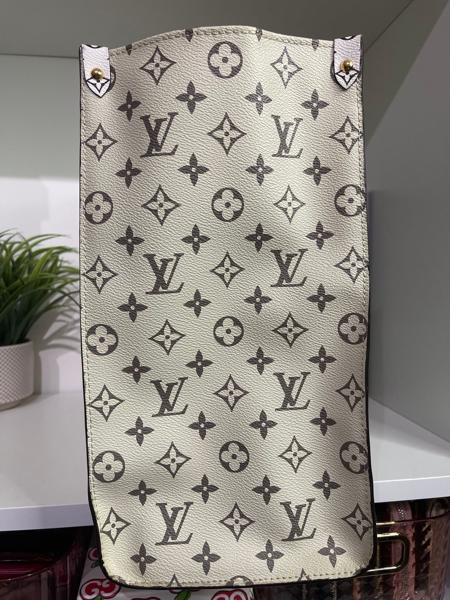 57. Louis Vuitton OnTheGo GM khaki & Green Tote