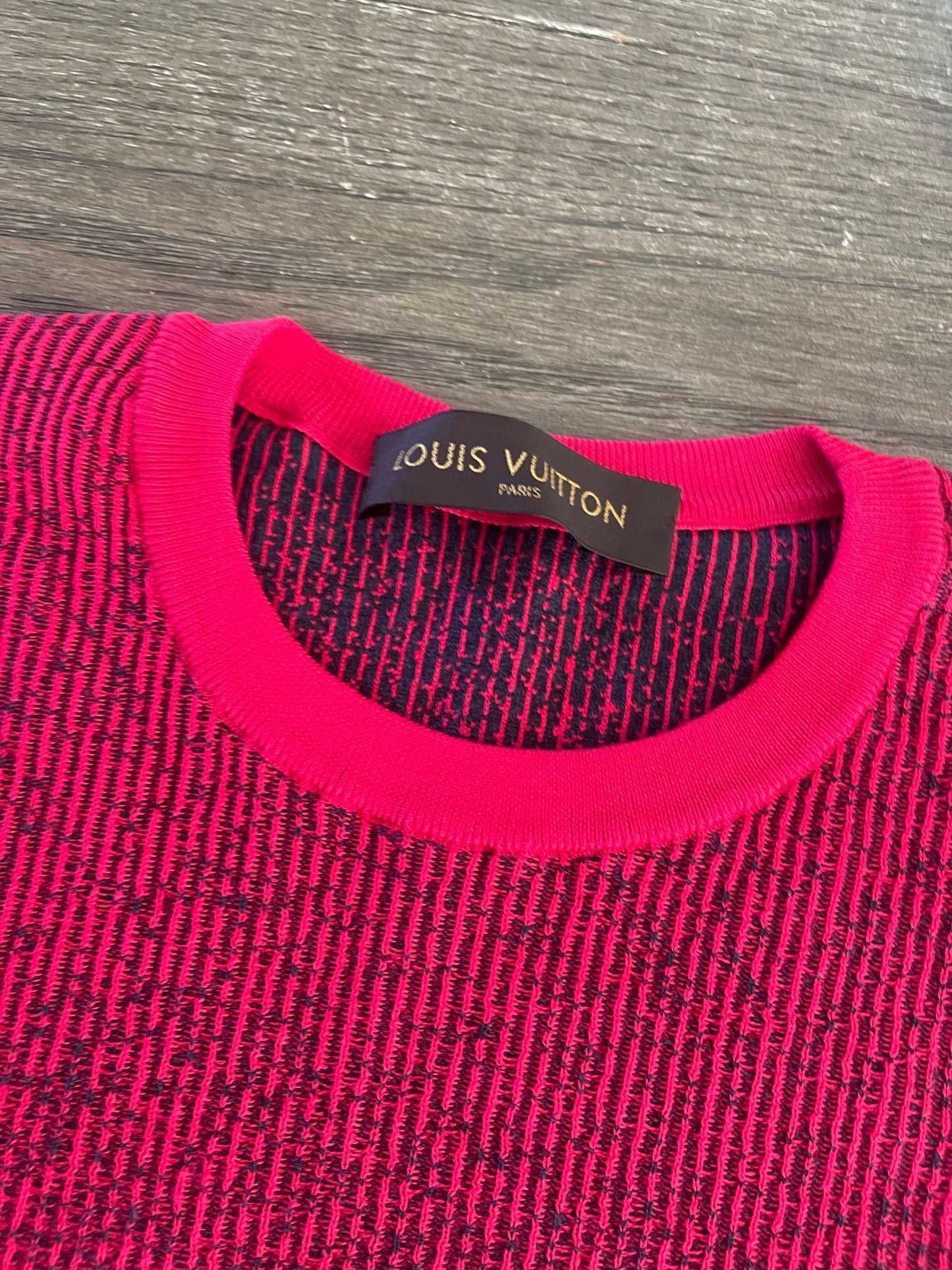 7. Louis Vuitton Hombre Knit Sweater Size Medium