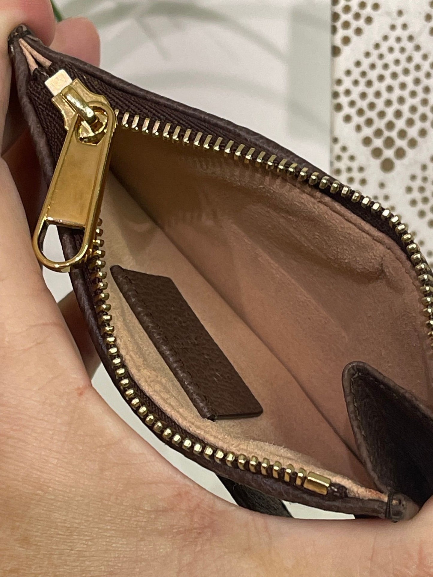 2. Gucci Supreme Sherry Line Card Holder
