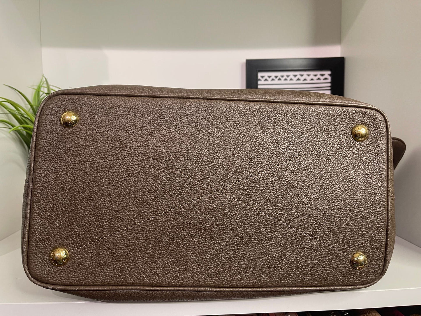 31. Louis Vuitton Mocha GM Citadine w/ Pouch