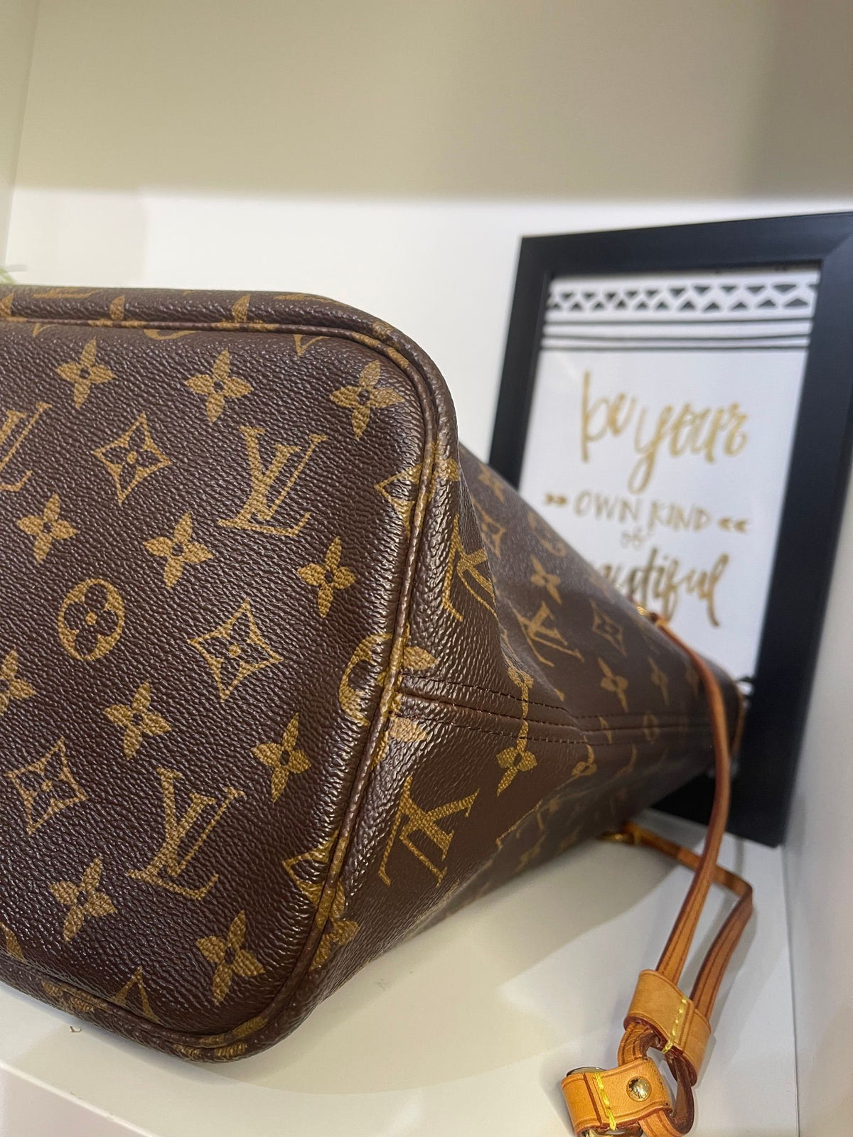 19. Louis Vuitton Monogram Neverfull MM w/ Pouch (Red Interior)