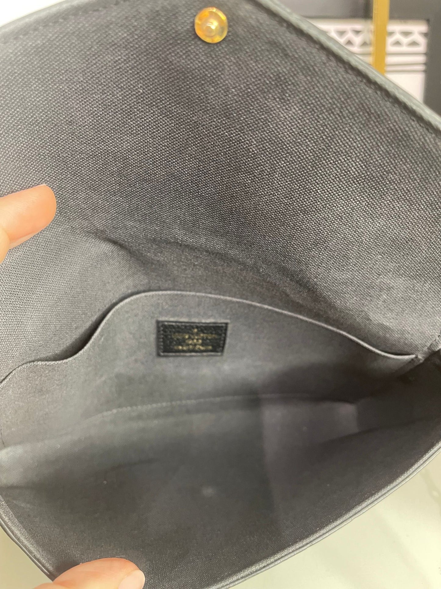 85. Louis Vuitton Black Empriente Felicie Pouchette
