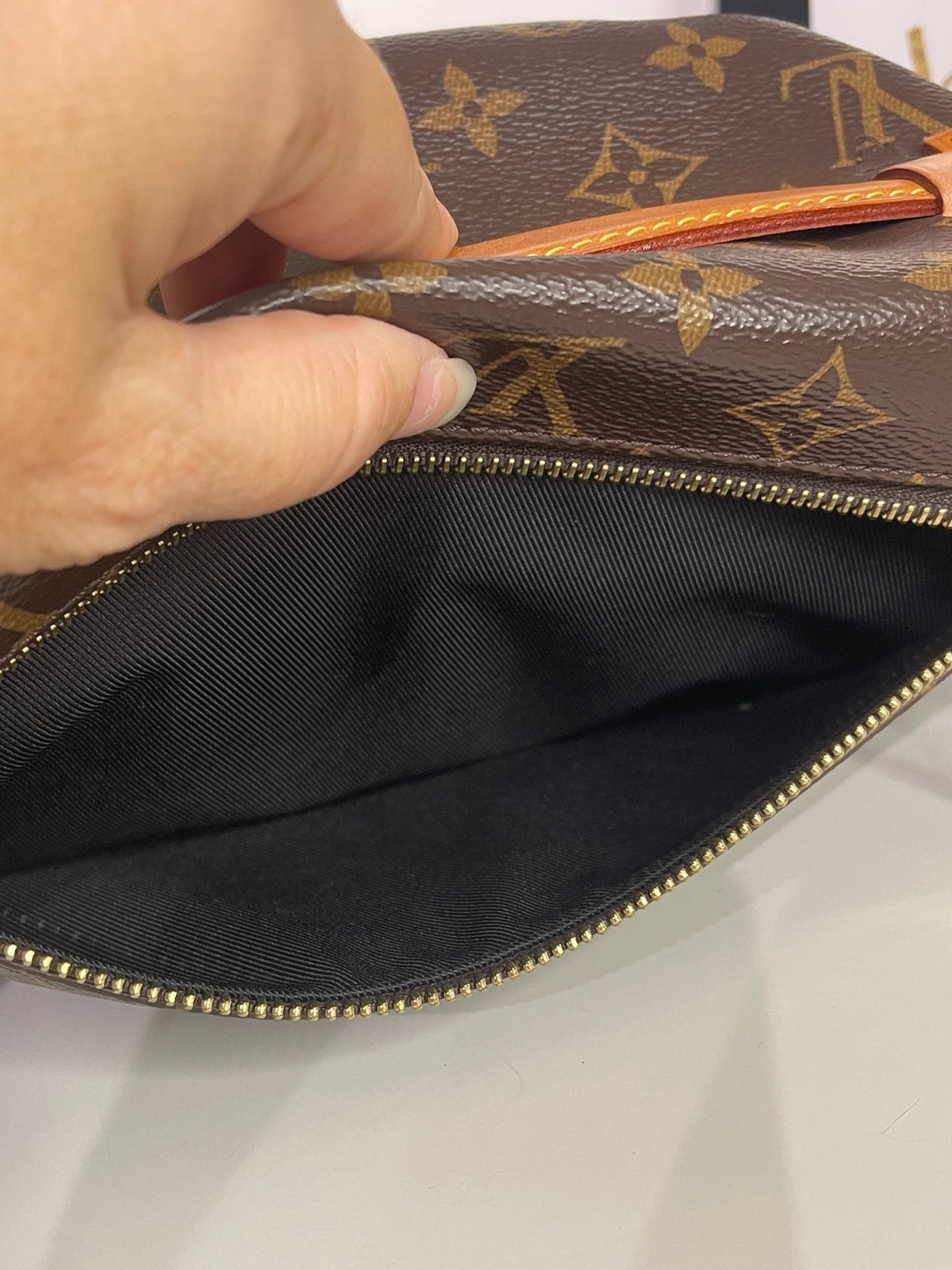 98. Louis Vuitton Monogram Bumbag