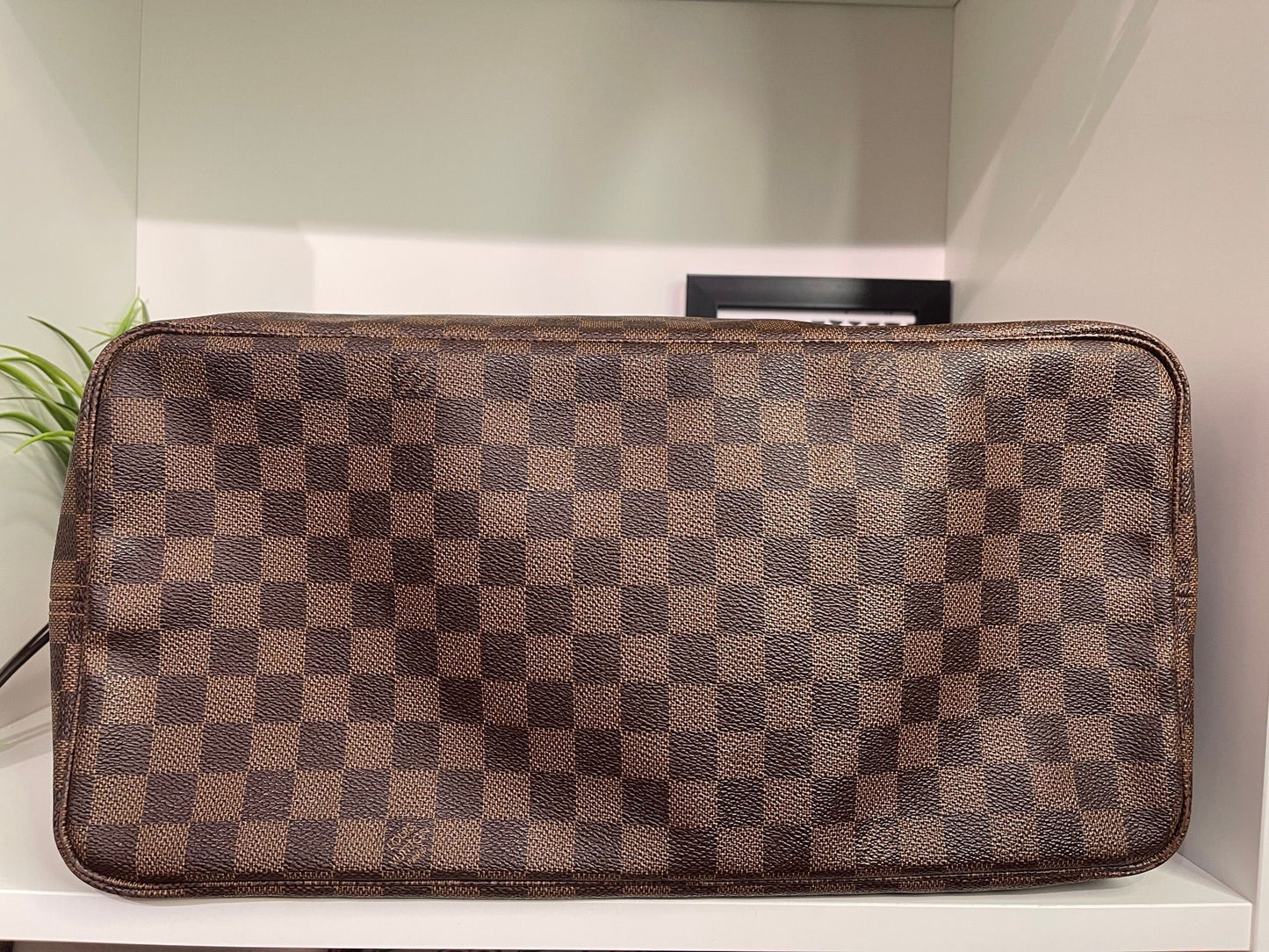 110. Louis Vuitton Damier Ebene Neverfull GM