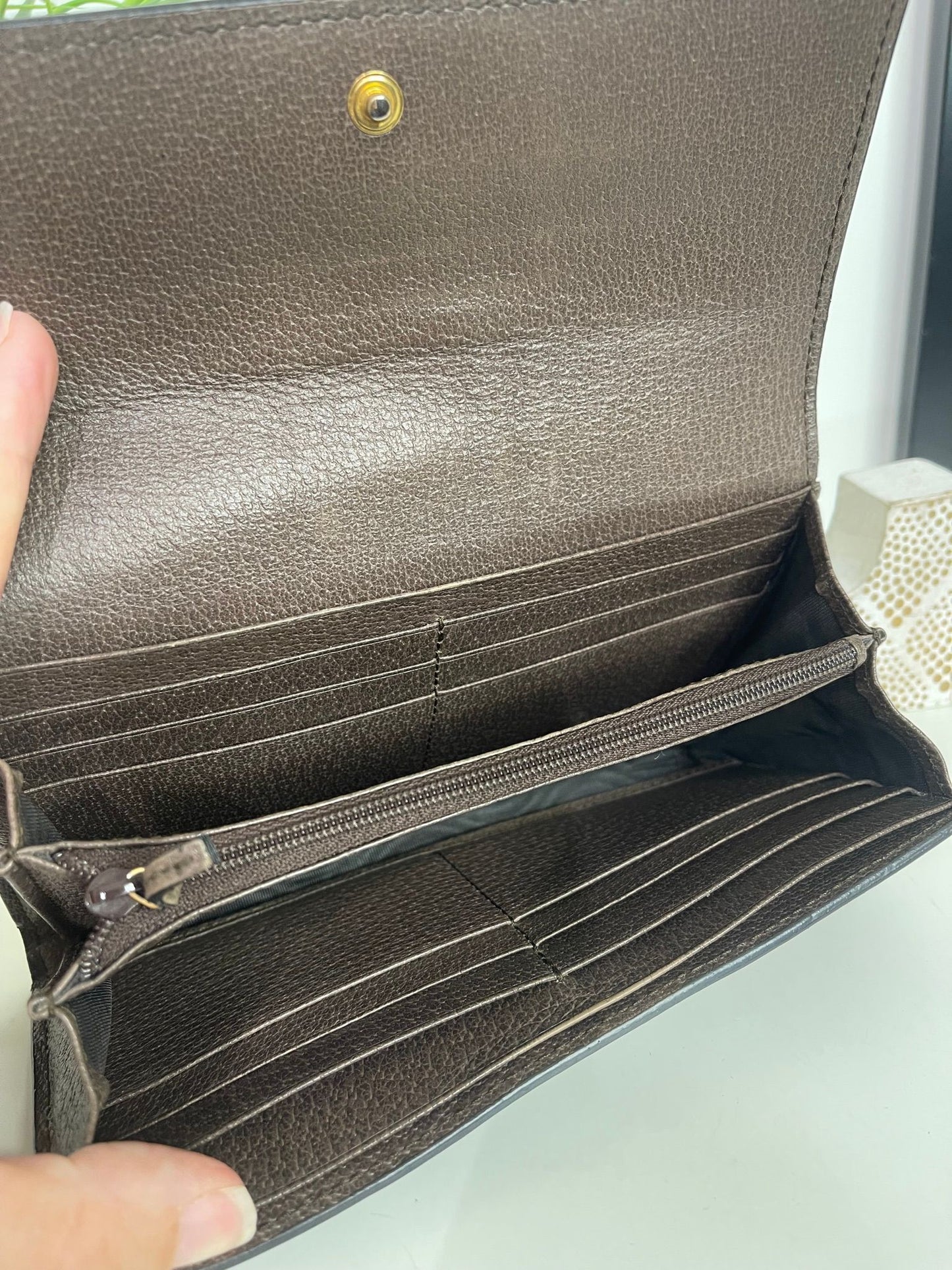 31. Gucci Supreme Sherry Line Long Wallet