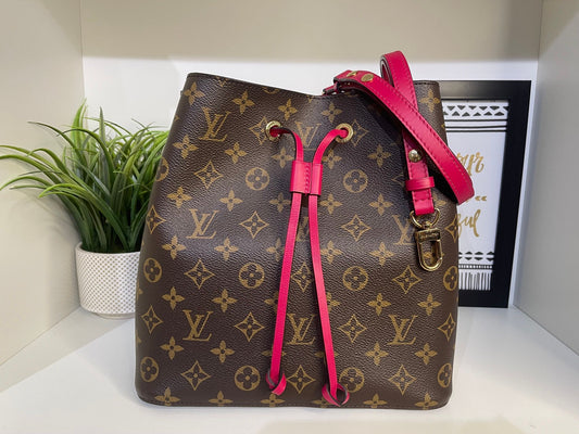 81. Louis Vuitton Monogram NeoNoe (Pink)
