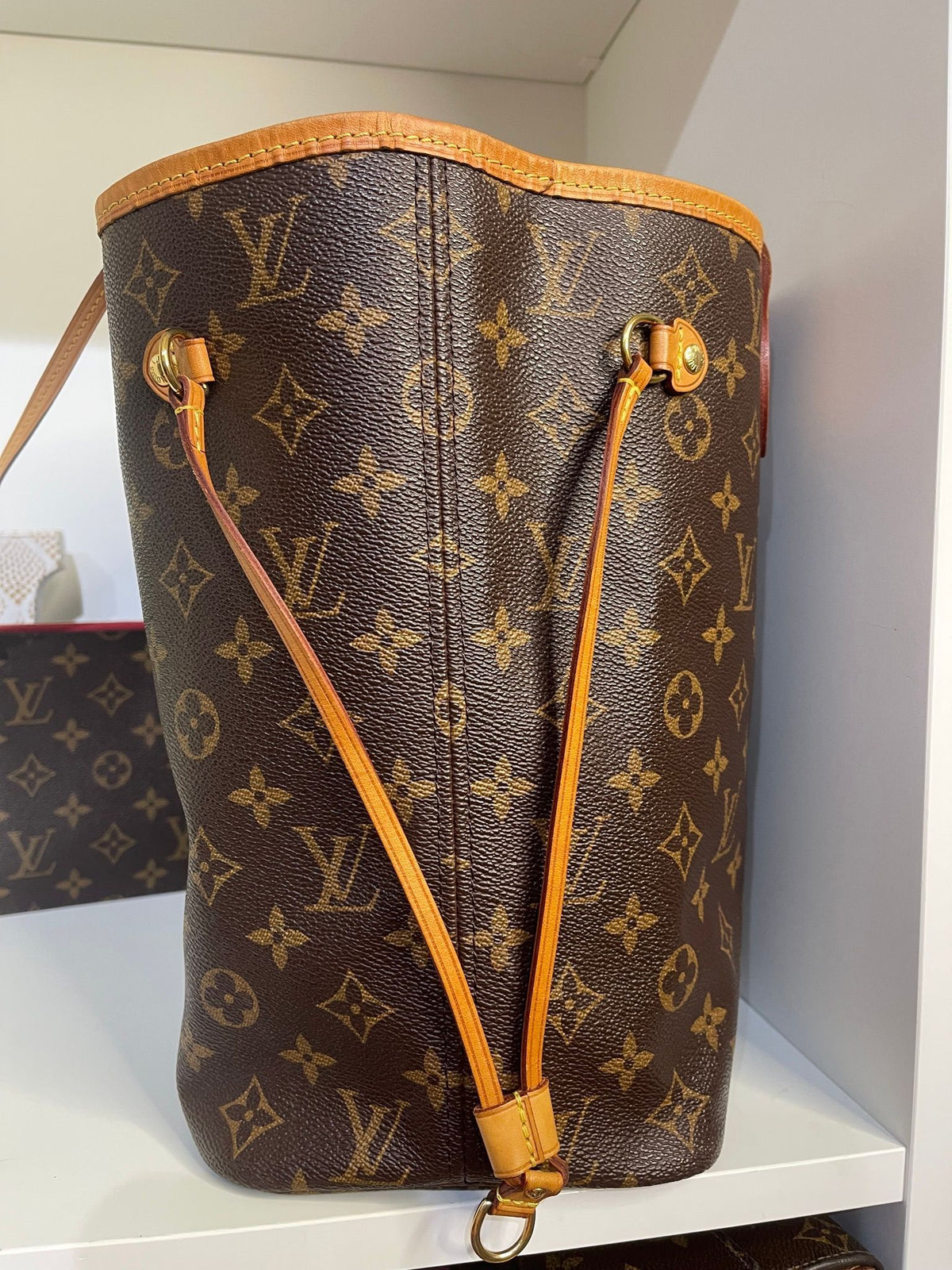 19. Louis Vuitton Monogram Neverfull MM w/ Pouch (Red Interior)