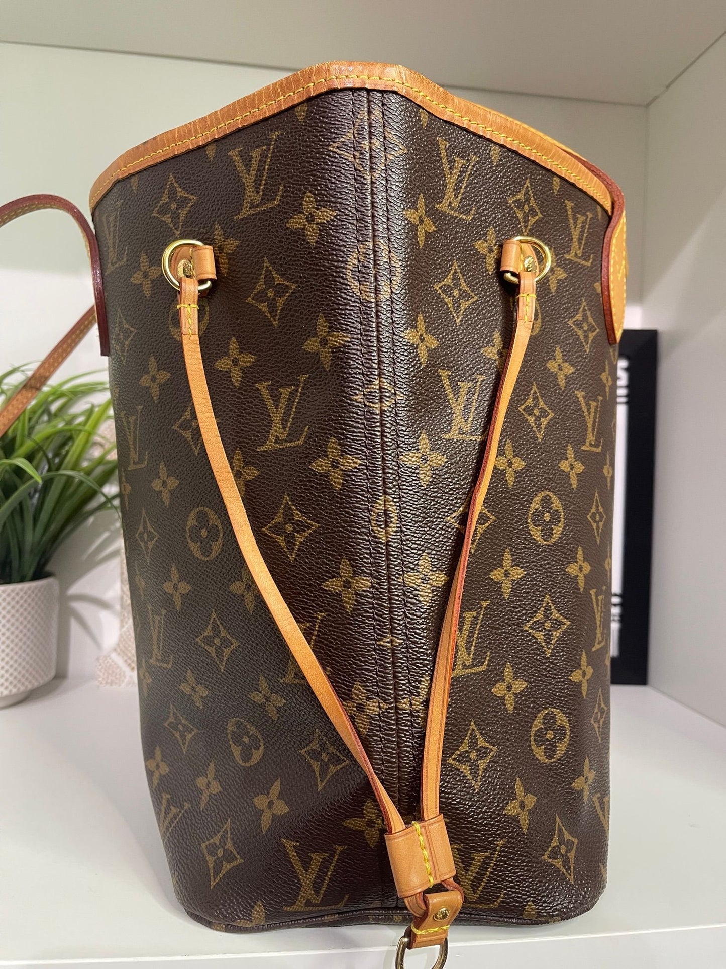 106. Louis Vuitton Monogram Neverfull MM w/ Pouch