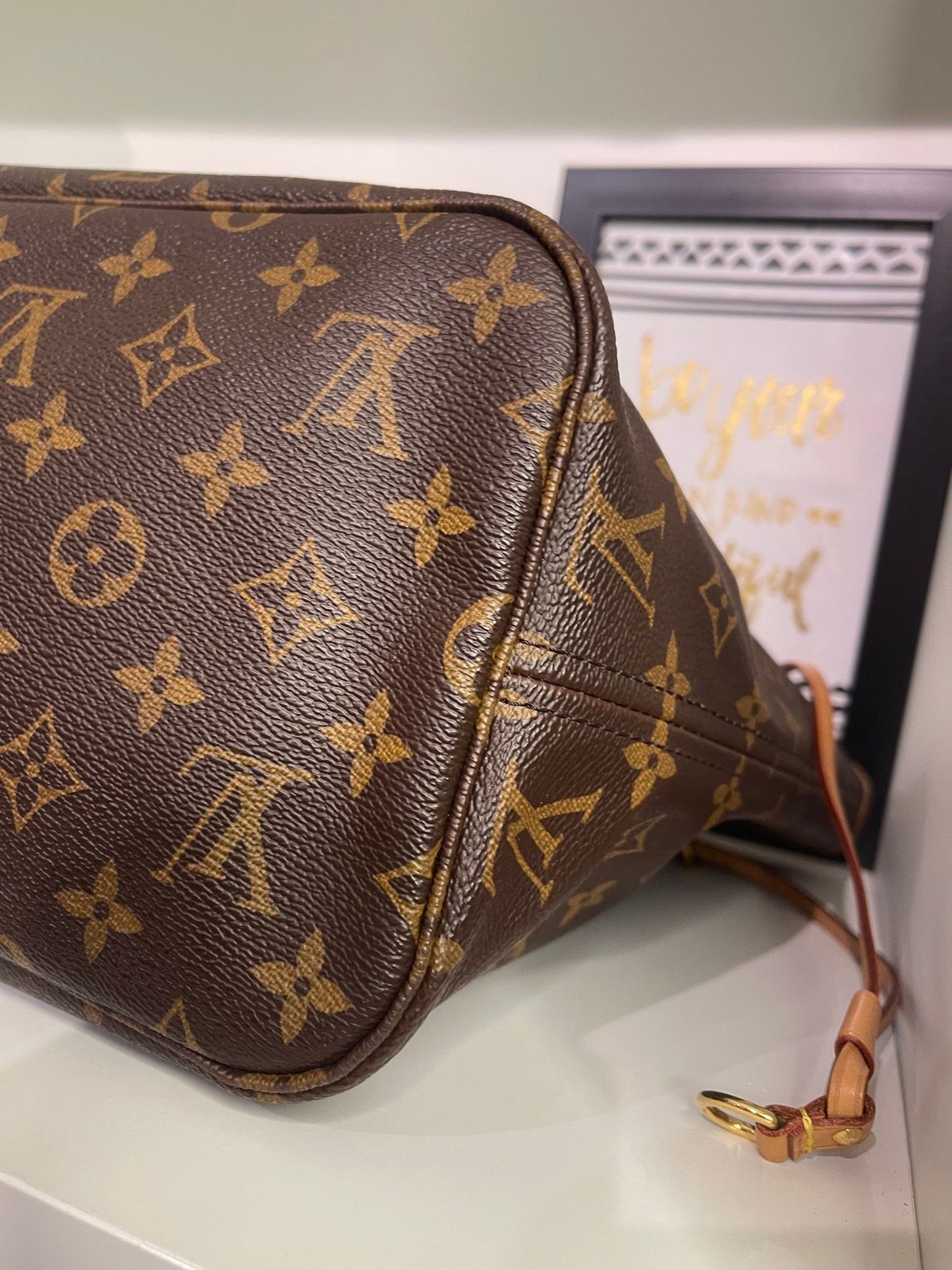 90. Louis Vuitton Monogram Neverfull MM w/ Pouch (Red Interior)