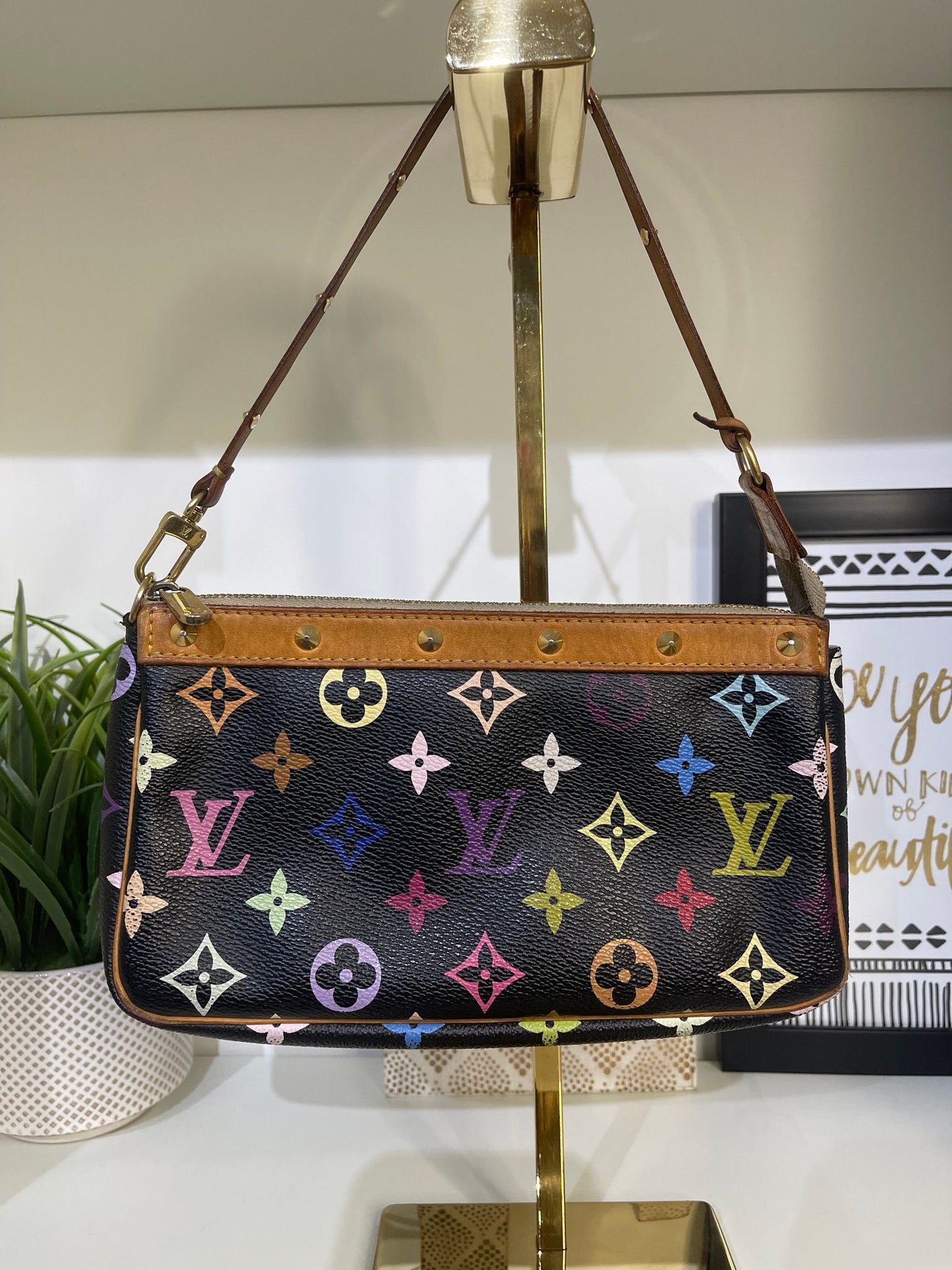 128. Louis Vuitton Black Multicokor Takashi Murakami Pouchette