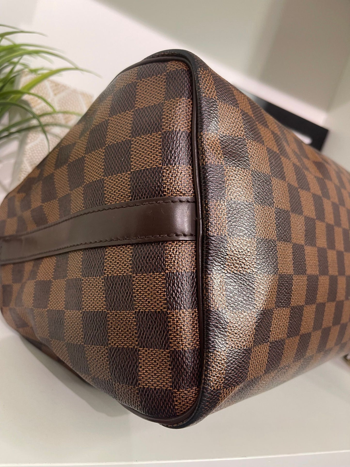 124. Louis Vuitton Damier Ebene Speedy 30 Bandolier