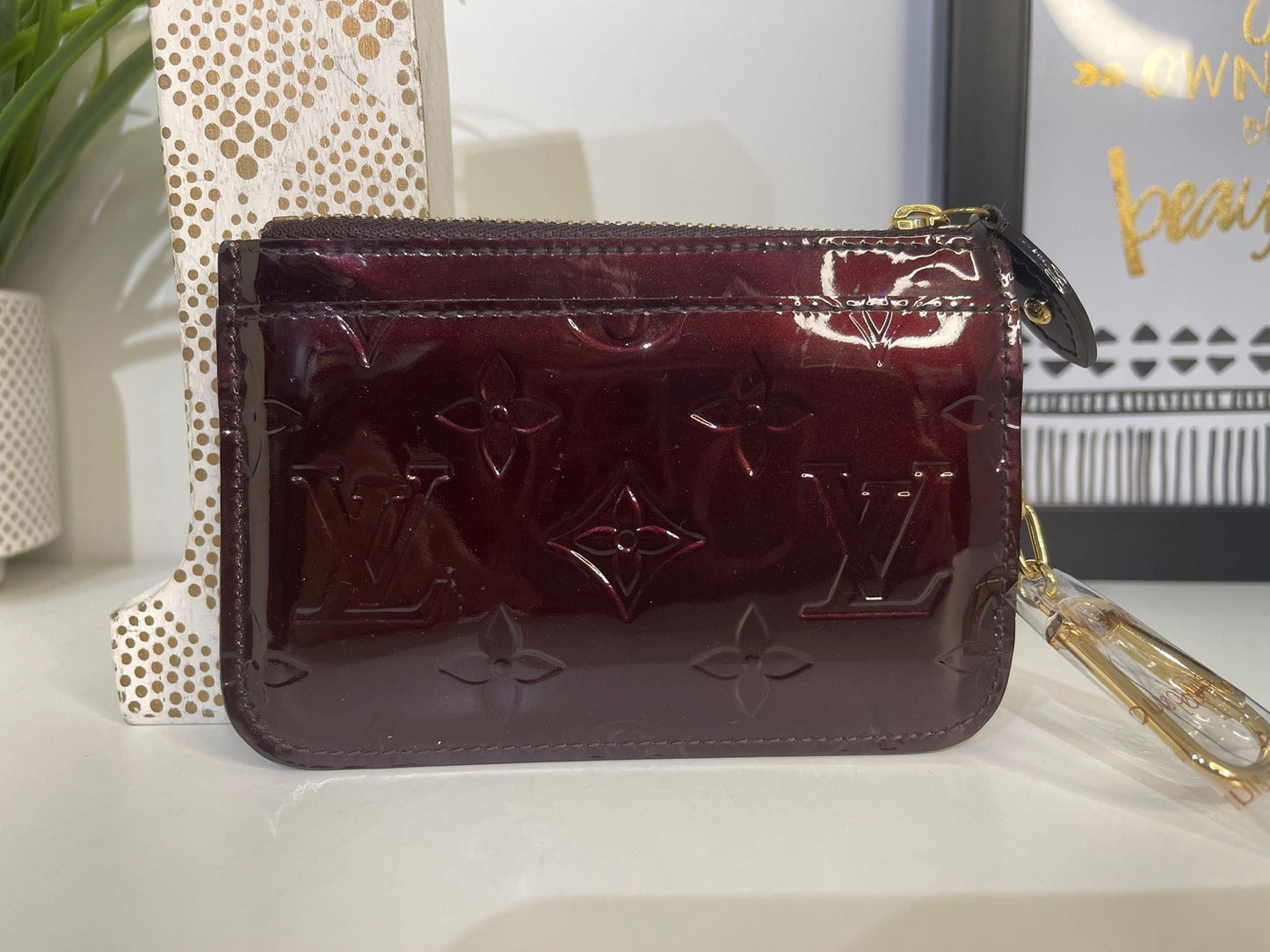 42. Louis Vuitton Amarante Vernis Key Cles