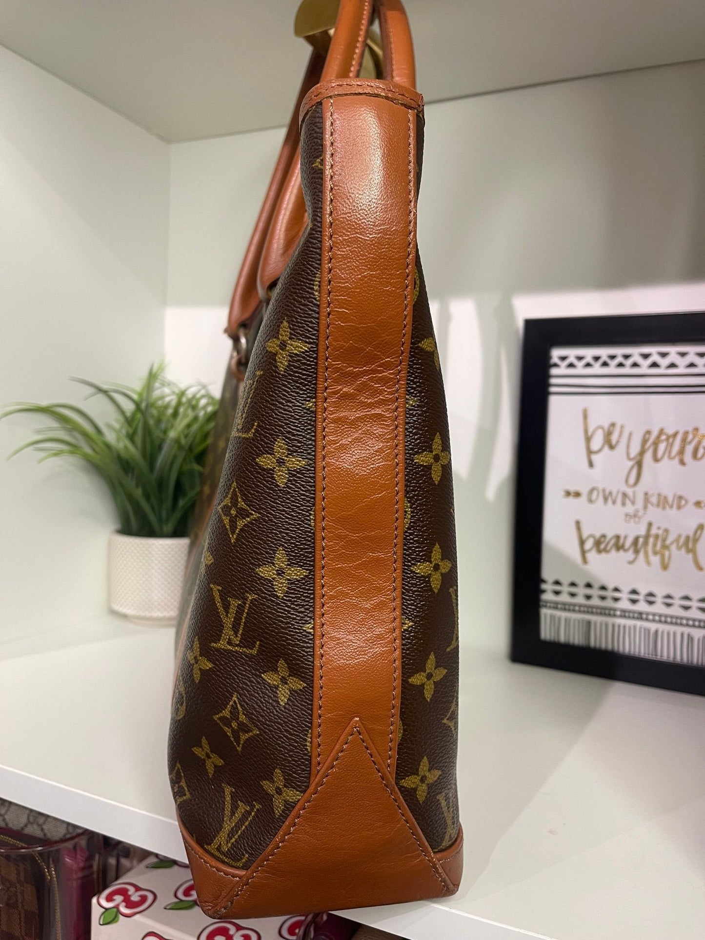115. Louis Vuitton Monogram Sac Weekender