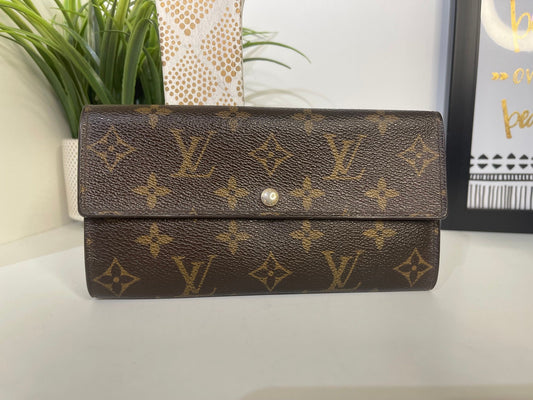 33. Louis Vuitton Monogram Sarah Wallet