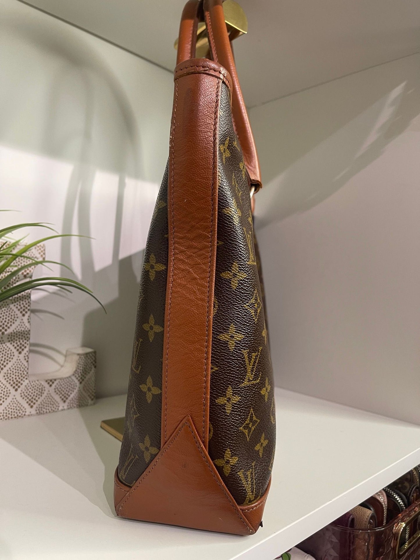 115. Louis Vuitton Monogram Sac Weekender