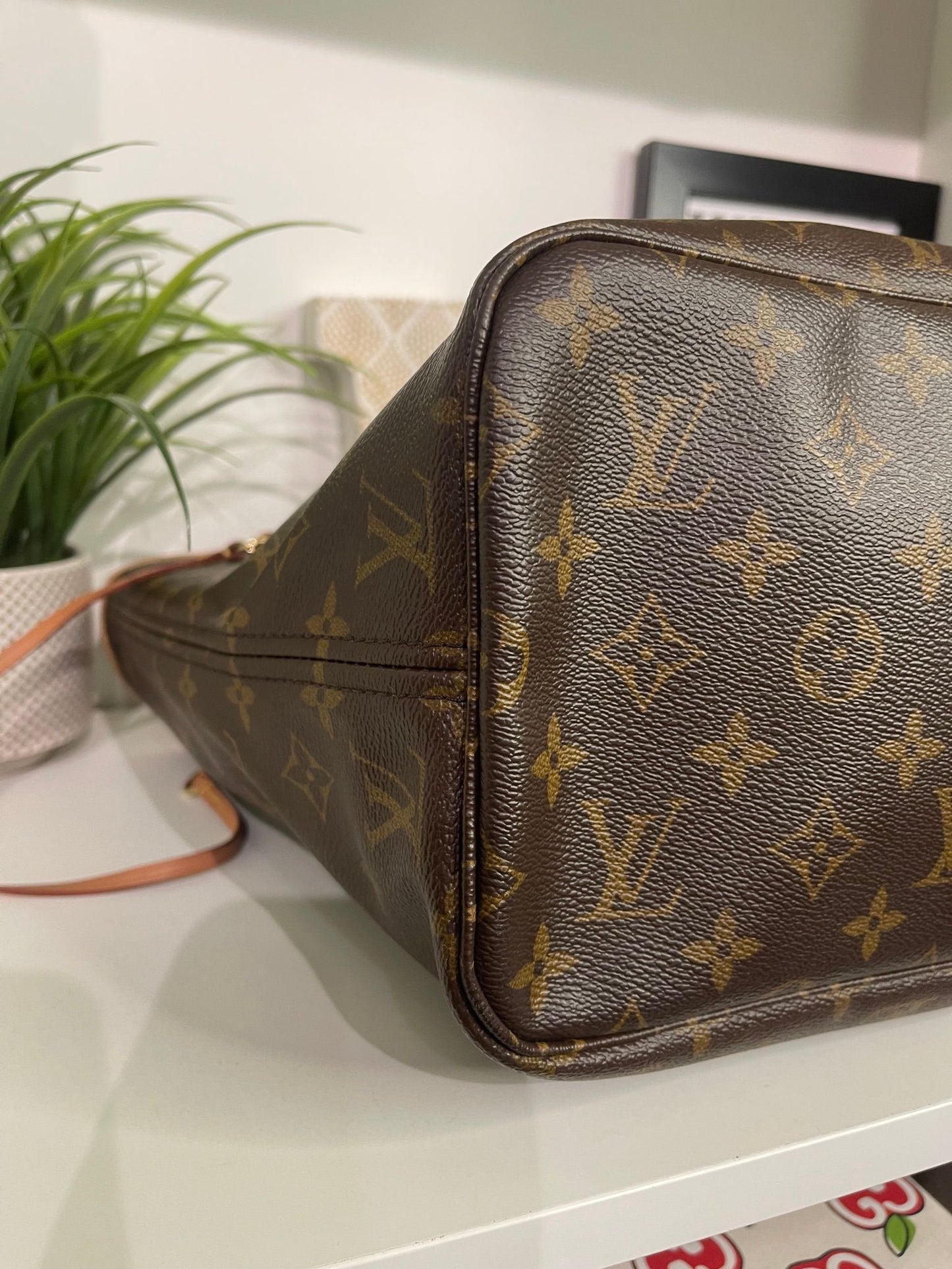 96. Louis Vuitton Monogram Neverfull MM w/ Pouch