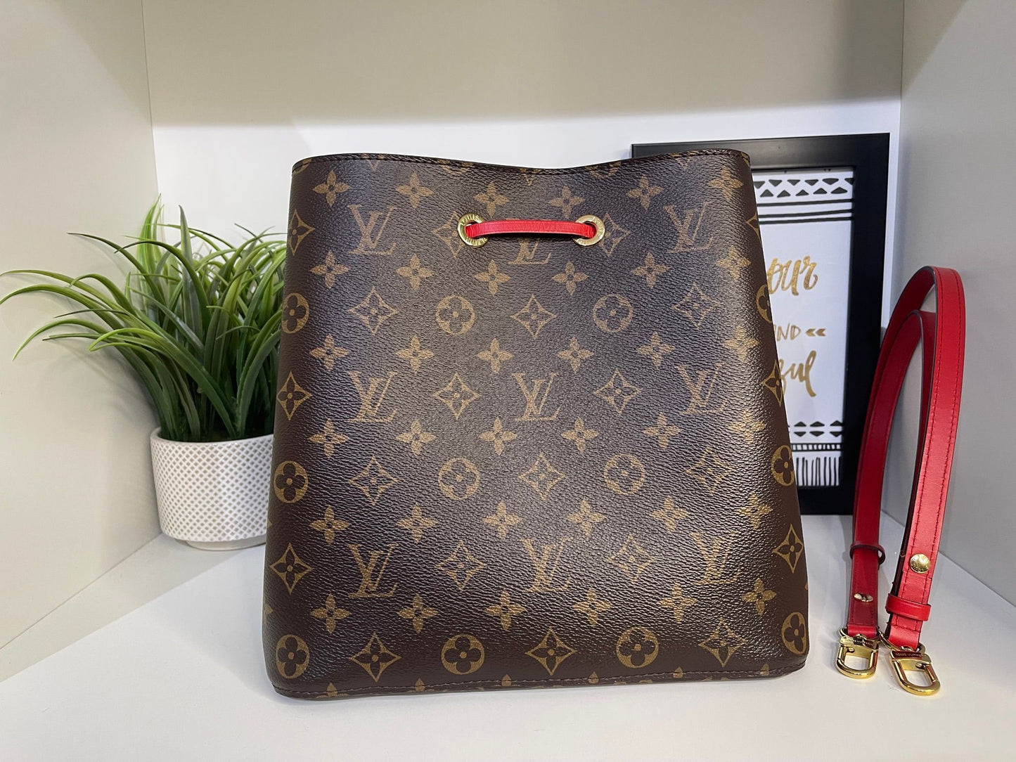 83. Louis Vuitton Monogram NeoNoe (Red)