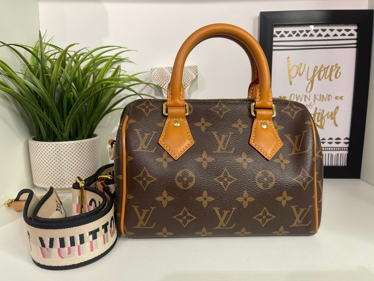 18. Louis Vuitton Monogram Speedy 20 Bandolier