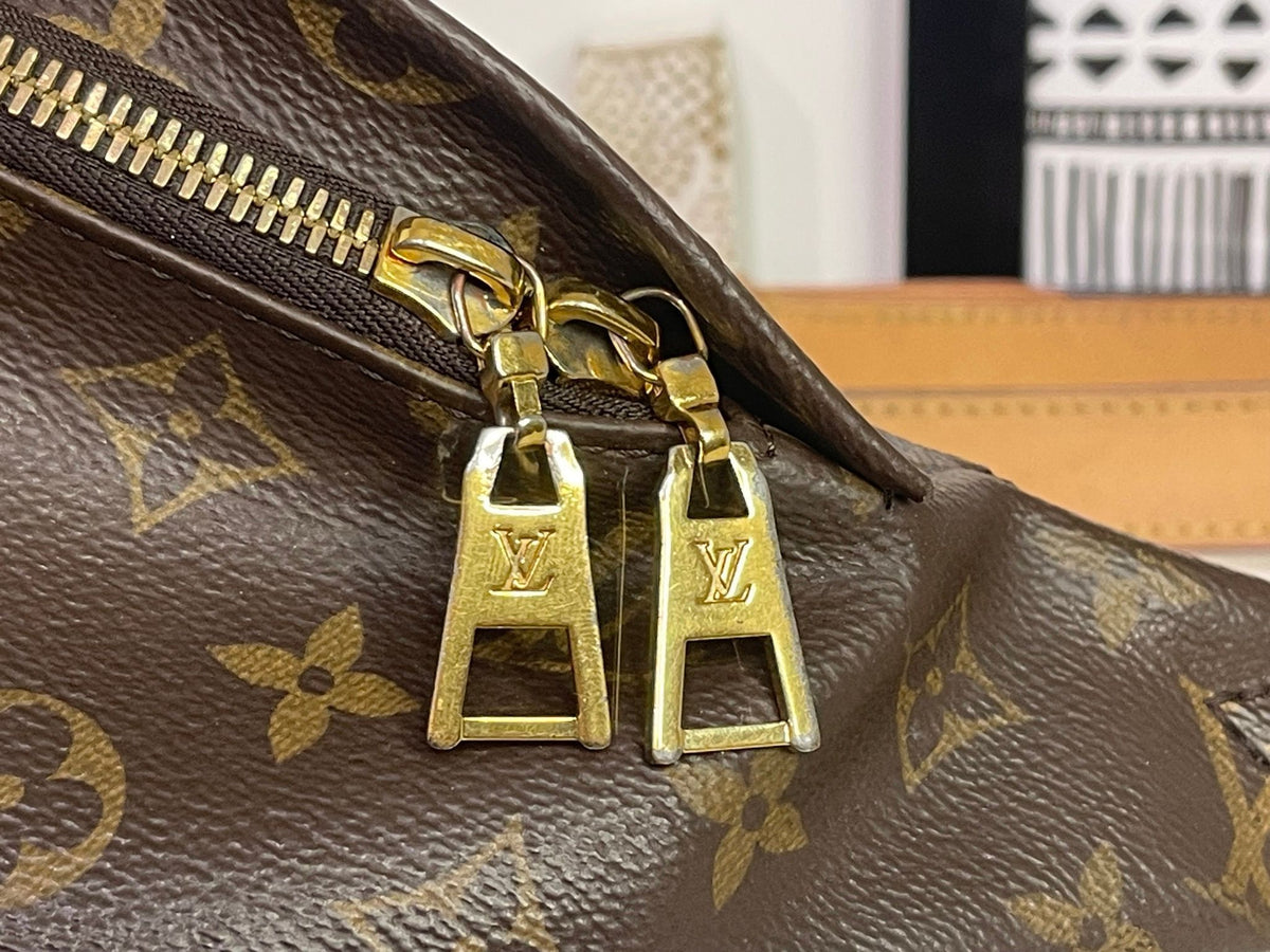 72. Louis Vuitton Monogram Bumbag