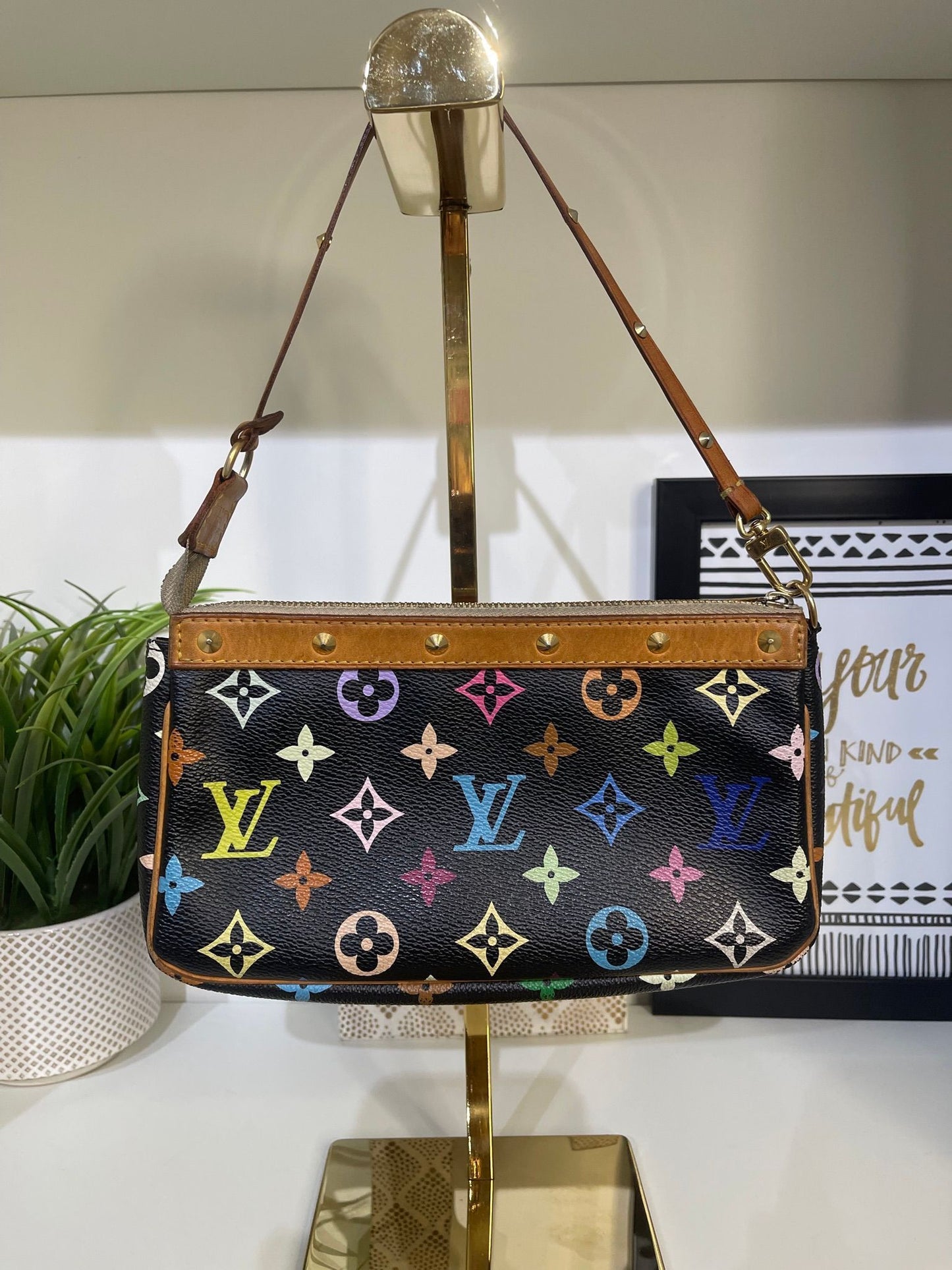 128. Louis Vuitton Black Multicokor Takashi Murakami Pouchette