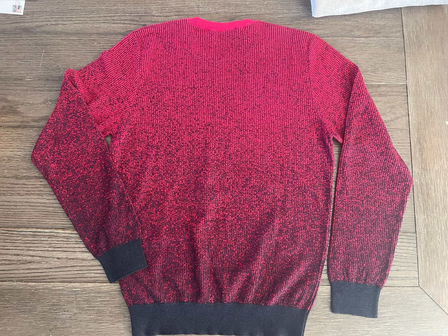 7. Louis Vuitton Hombre Knit Sweater Size Medium