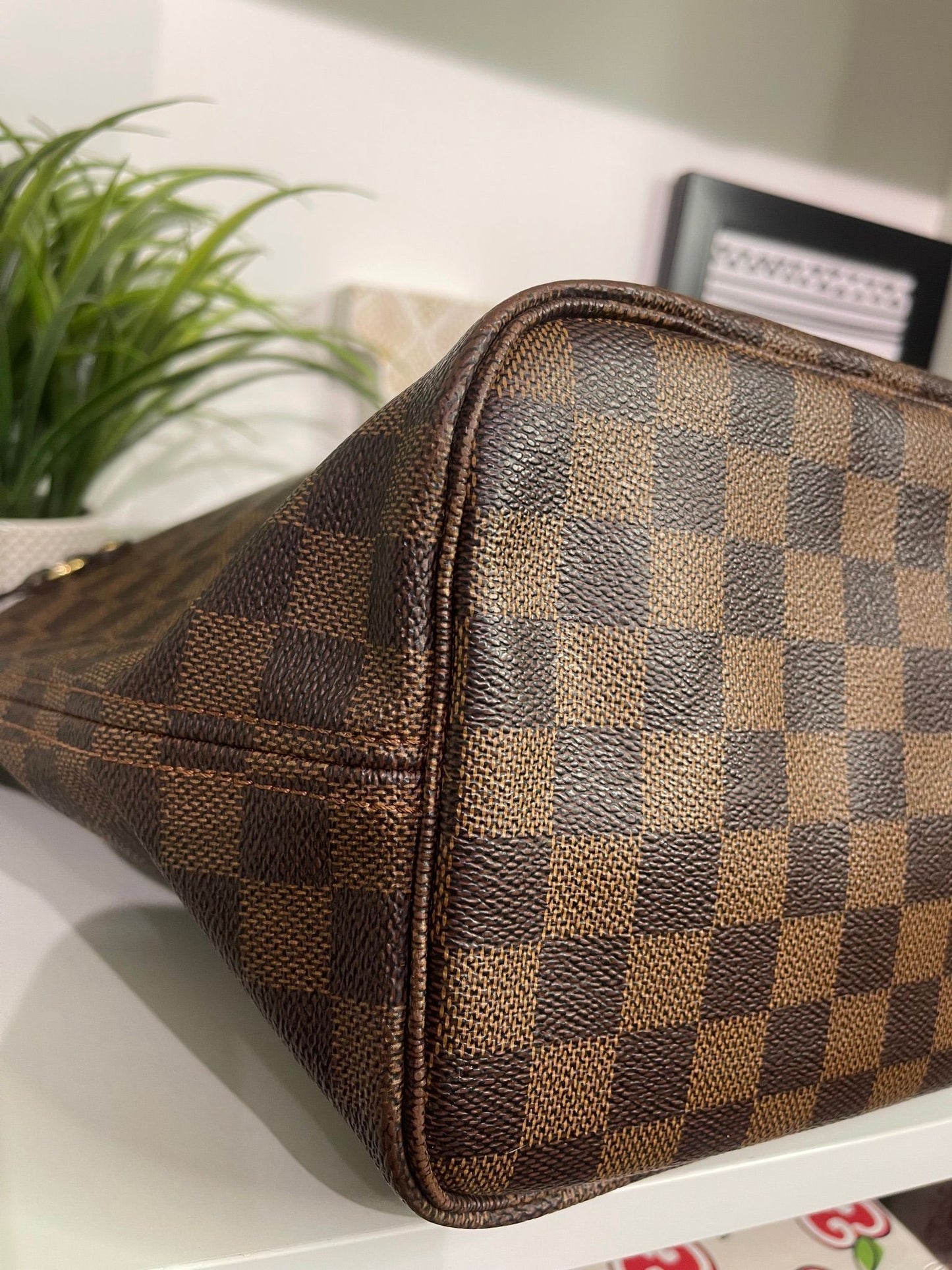 85. Louis Vuitton Damier Ebene Neverfull MM