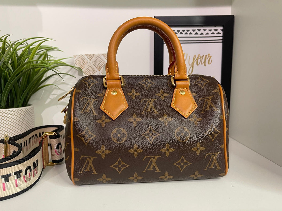 18. Louis Vuitton Monogram Speedy 20 Bandolier