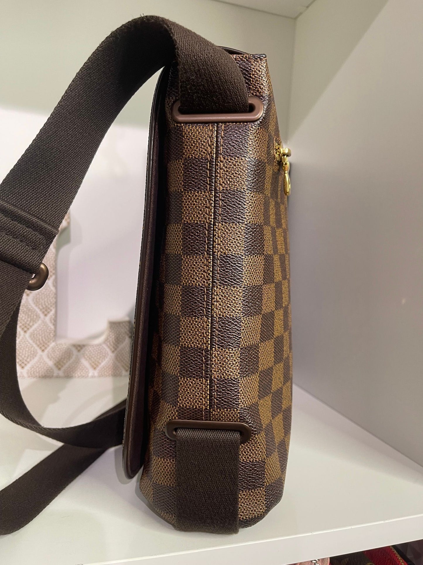 85. Louis Vuitton Damier Ebene Brooklyn MM