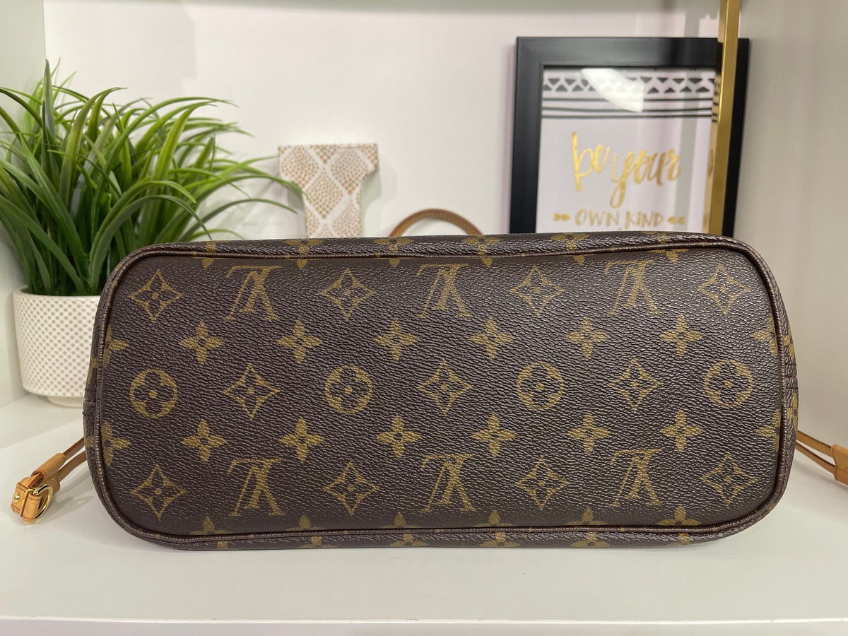 32. Louis Vuitton Monogram Neverfull PM