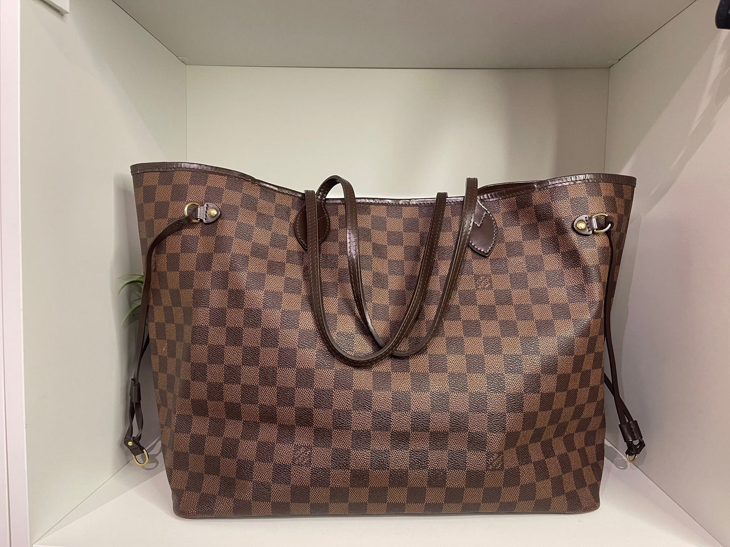 110. Louis Vuitton Damier Ebene Neverfull GM